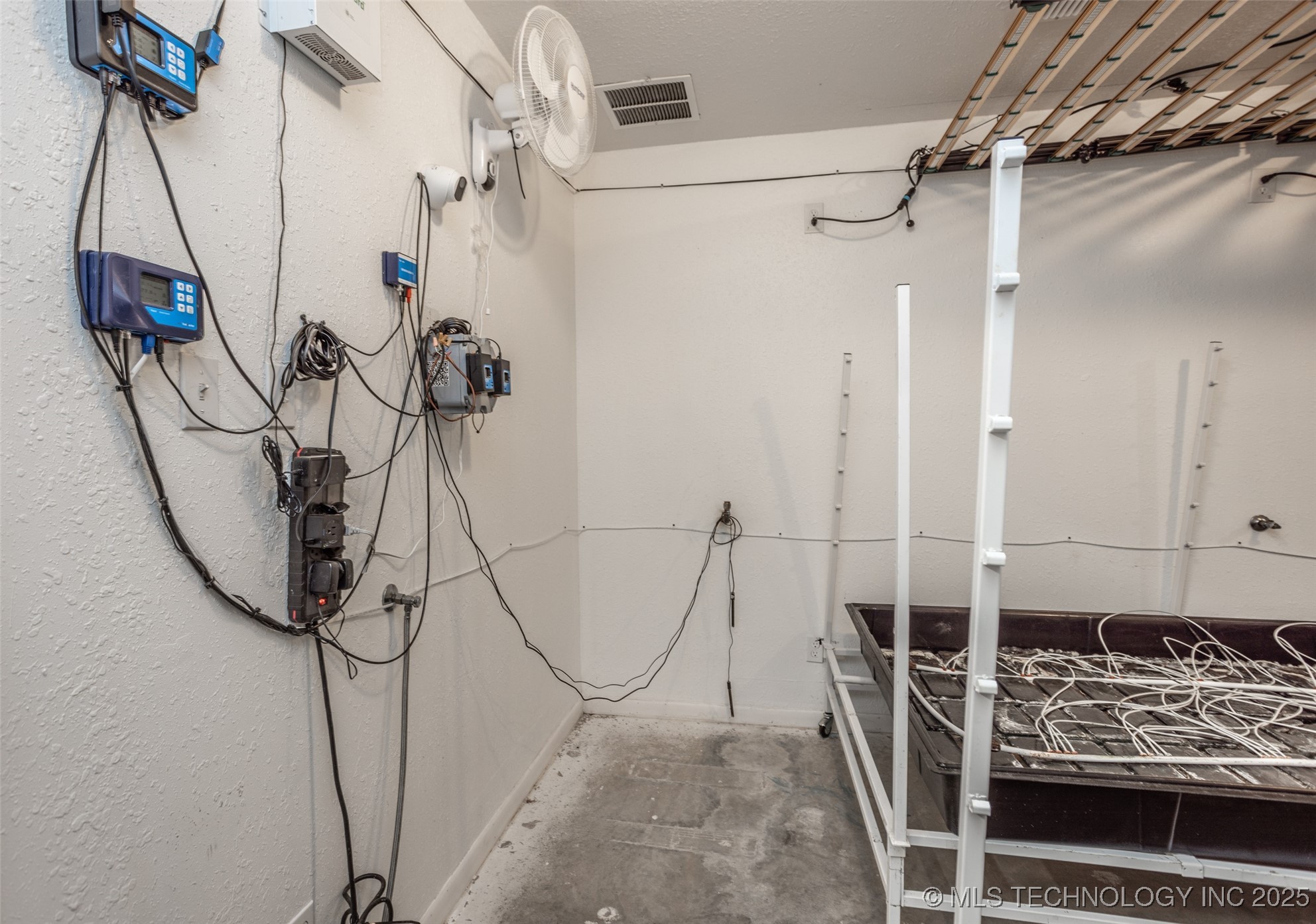 22127 Jimbo Property Photo 17