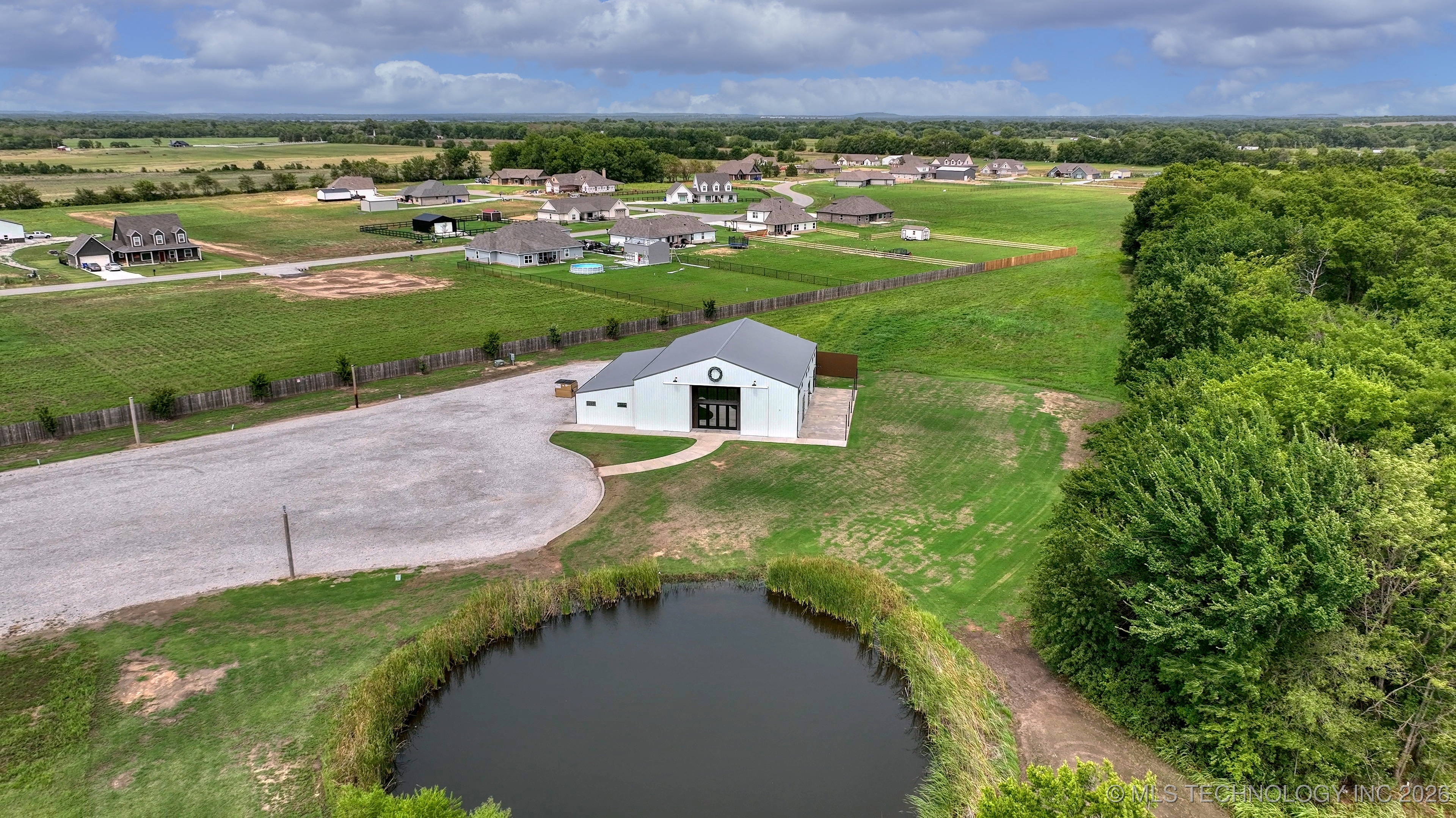 2511193 Property Photo 1