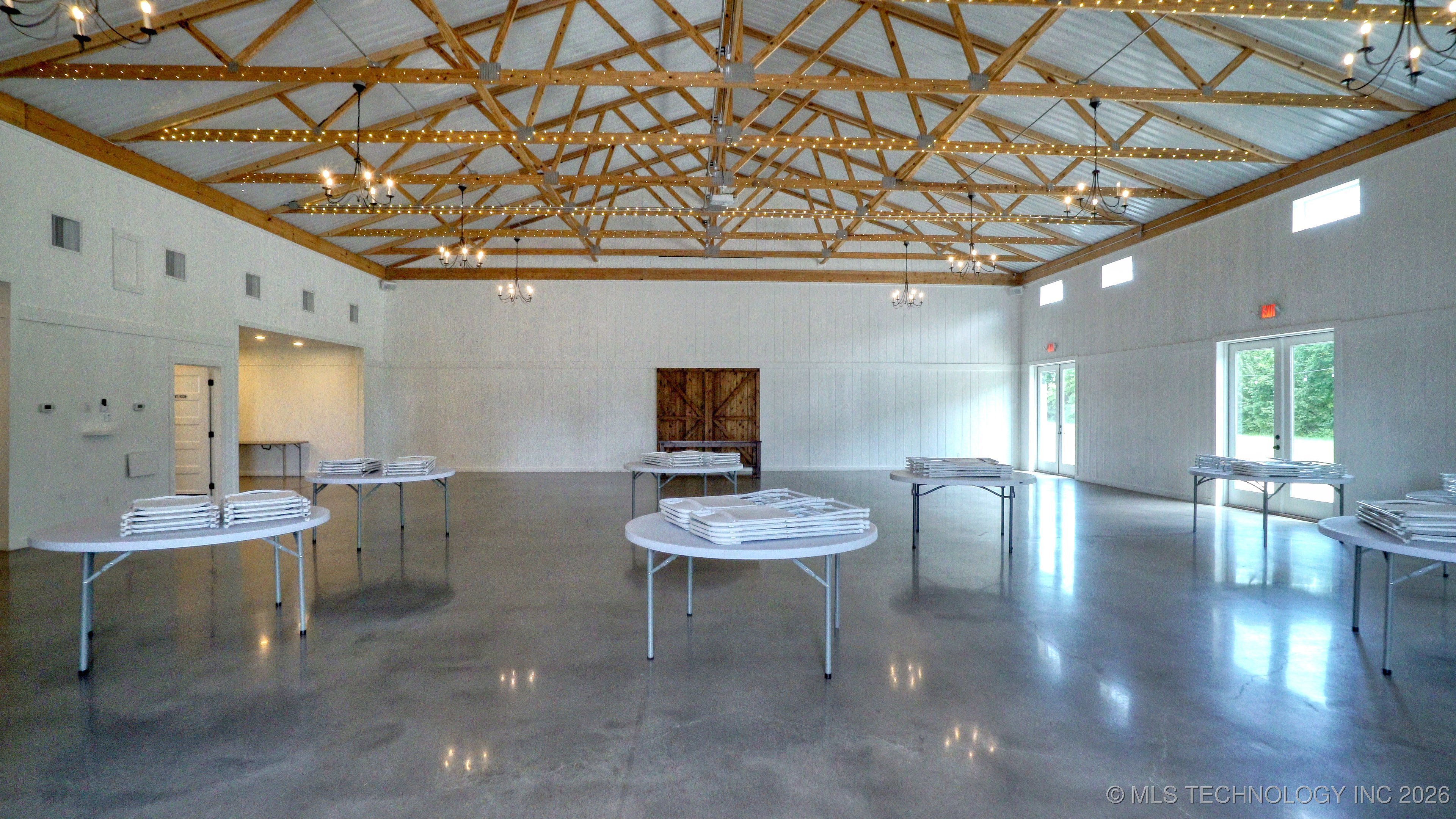 2511193 Property Photo 5