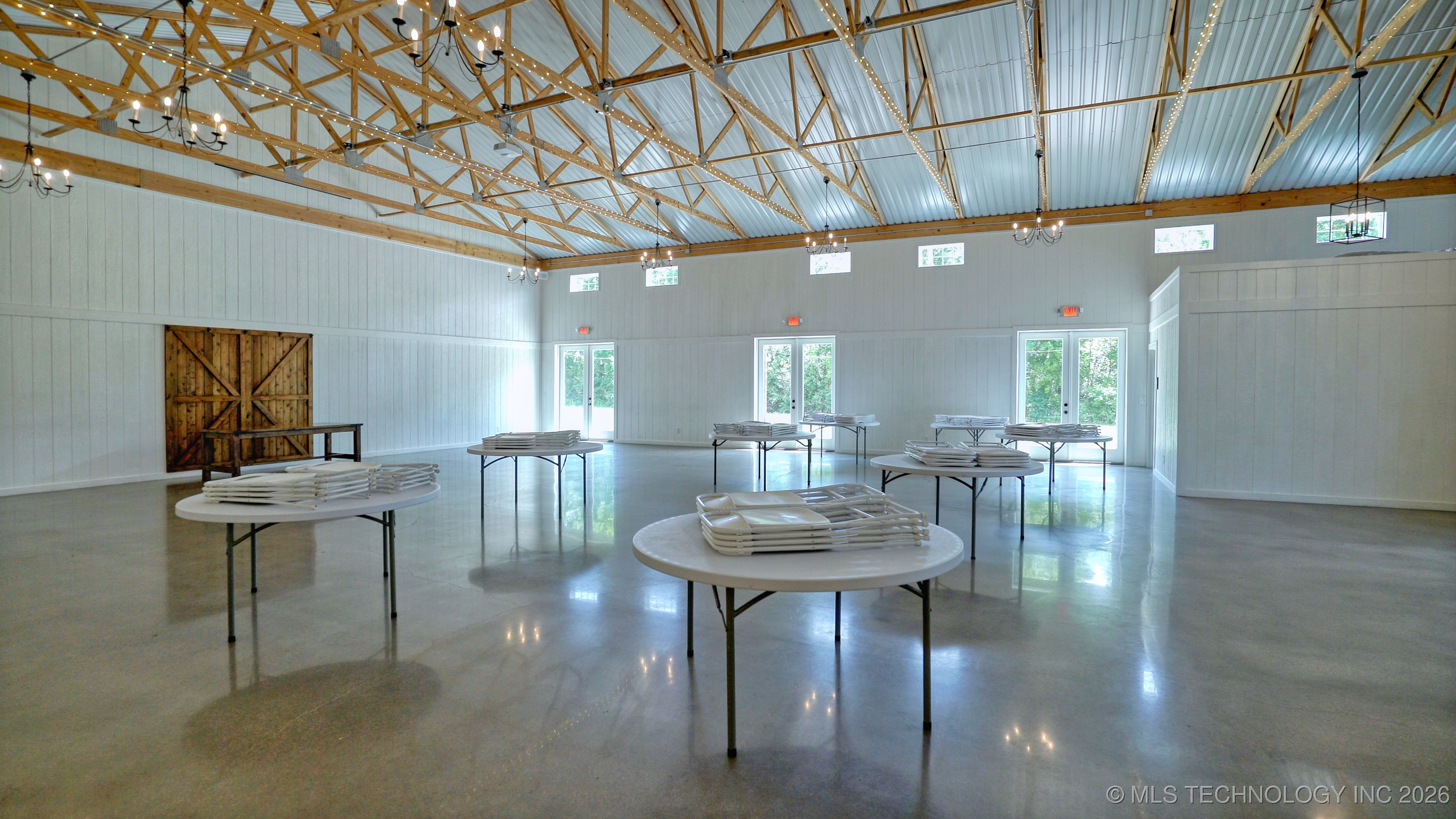 2511193 Property Photo 6