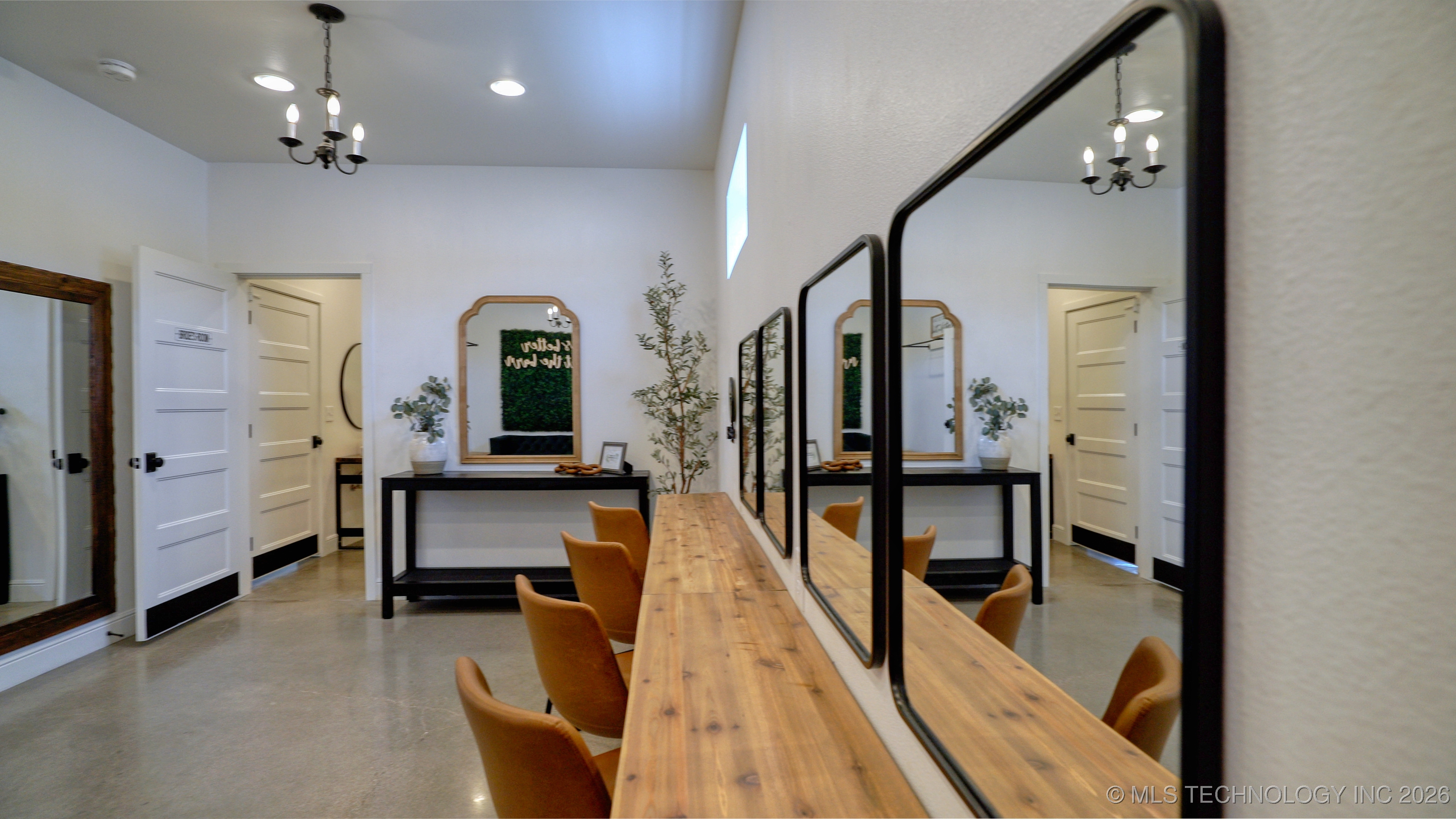 2511193 Property Photo 7