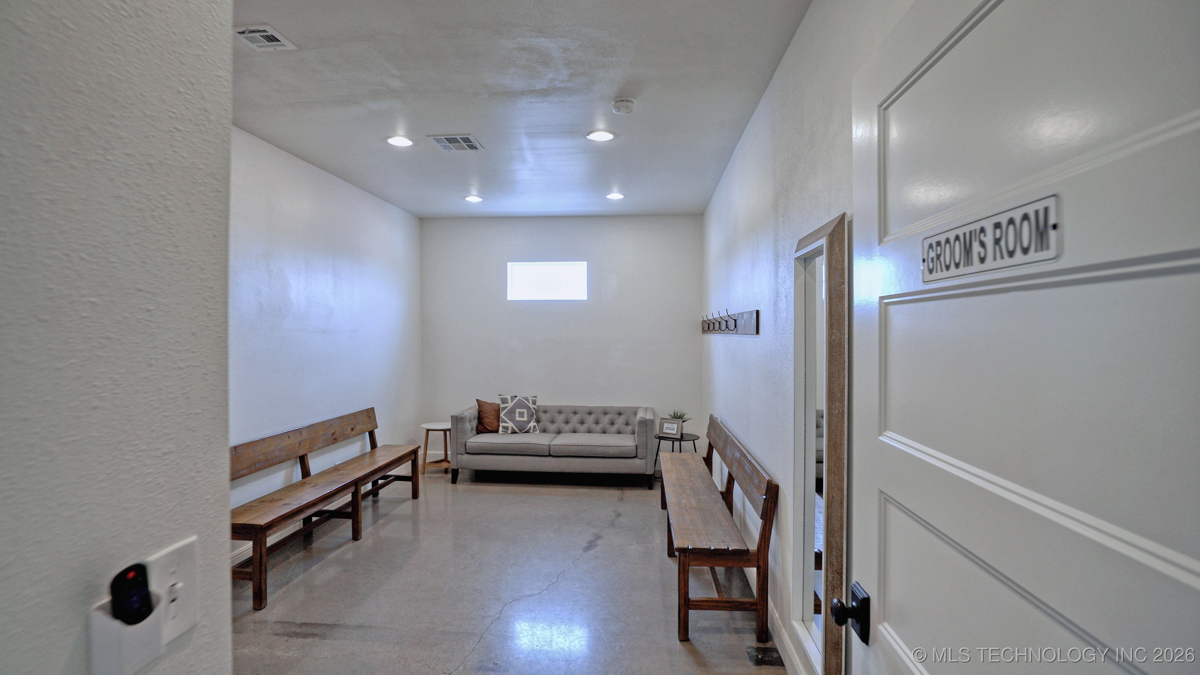 2511193 Property Photo 8