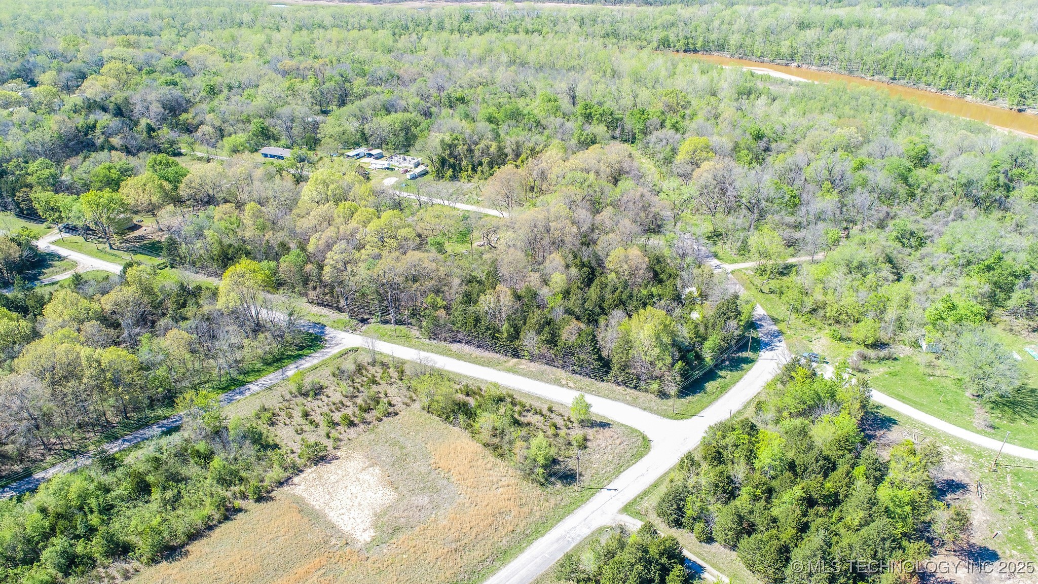 107 E Lakeshore Drive