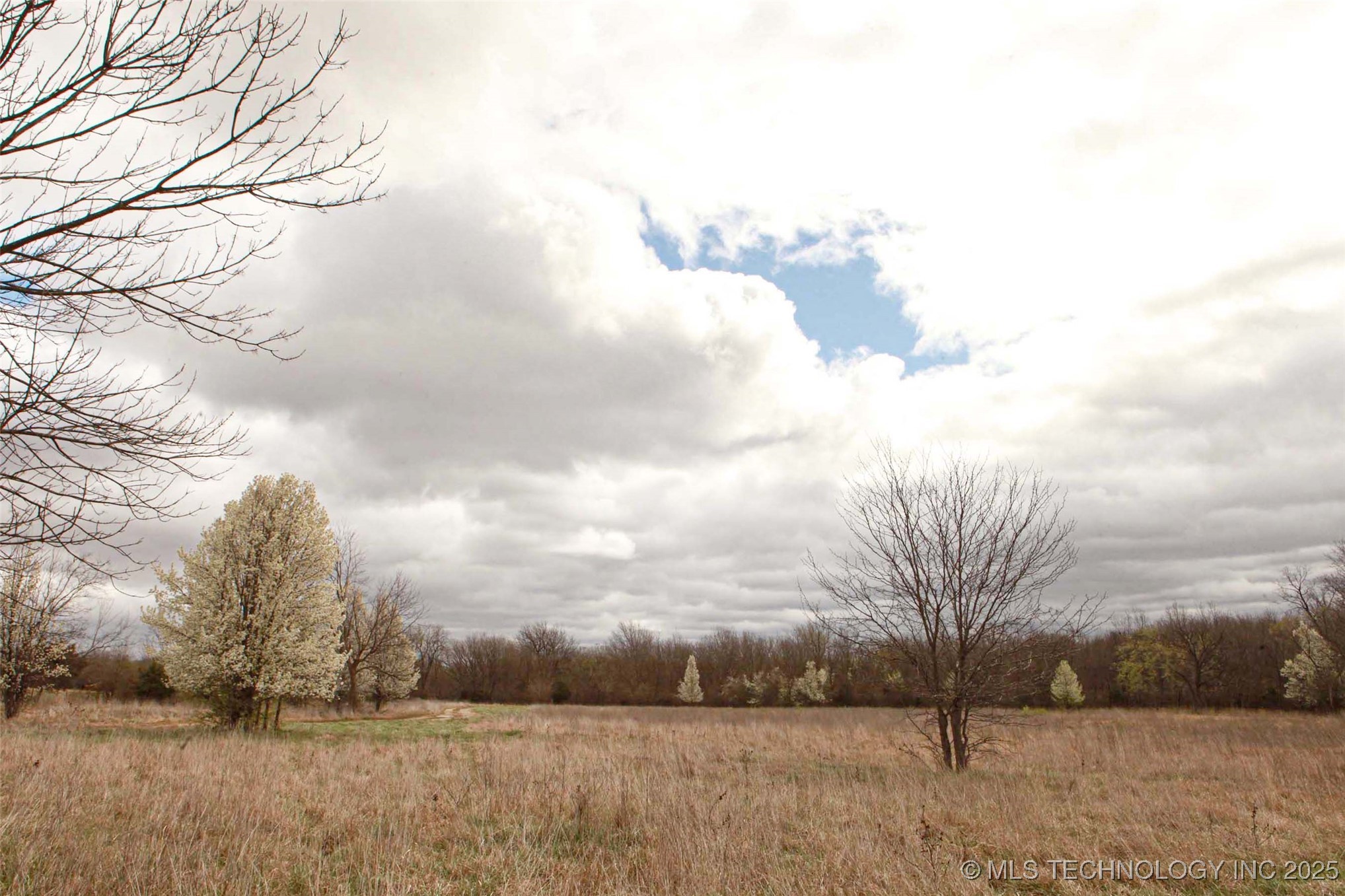 2012 W 88th Street North Property Photo 1