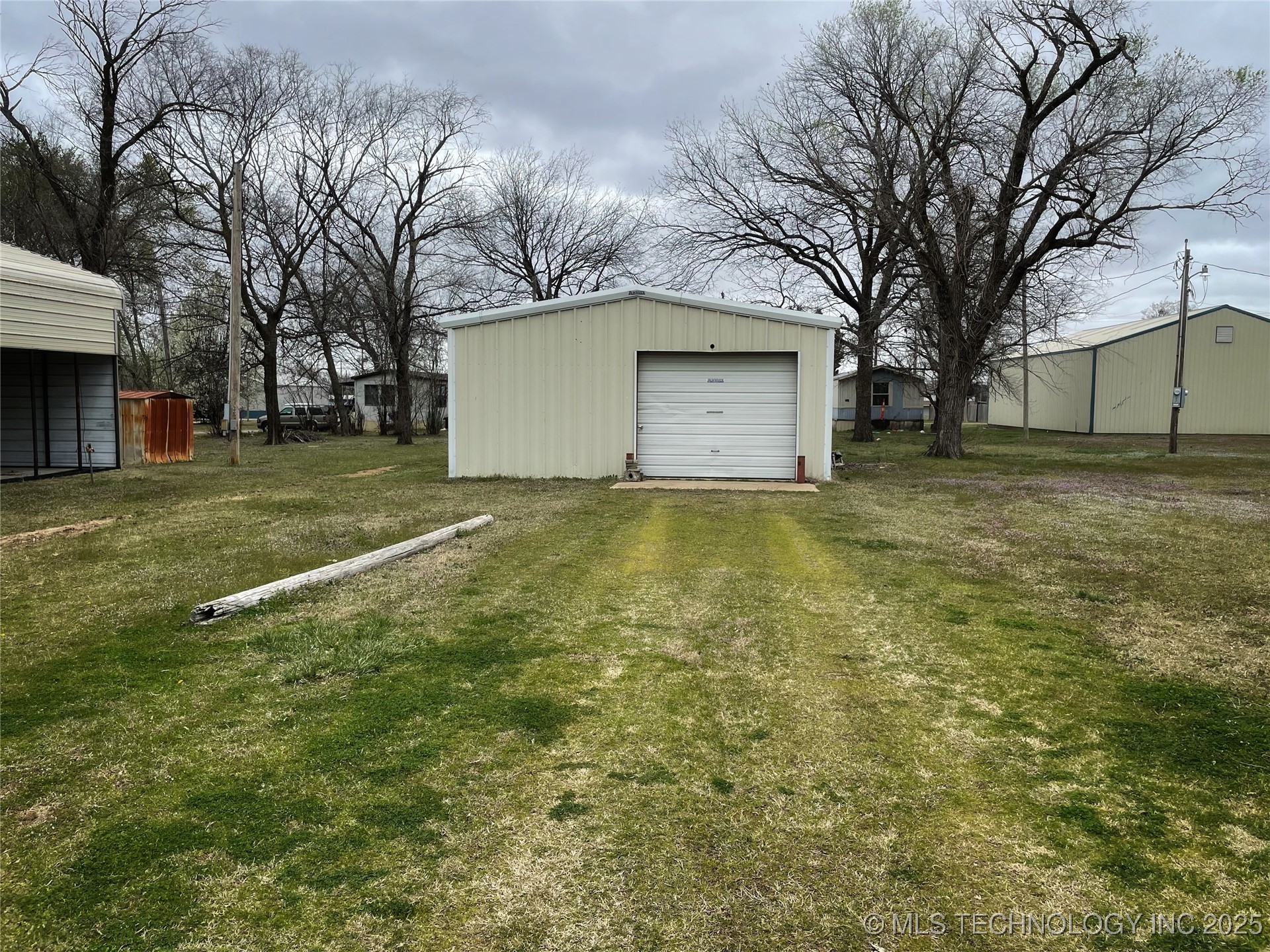 454 W Lakeview Avenue Property Photo 2