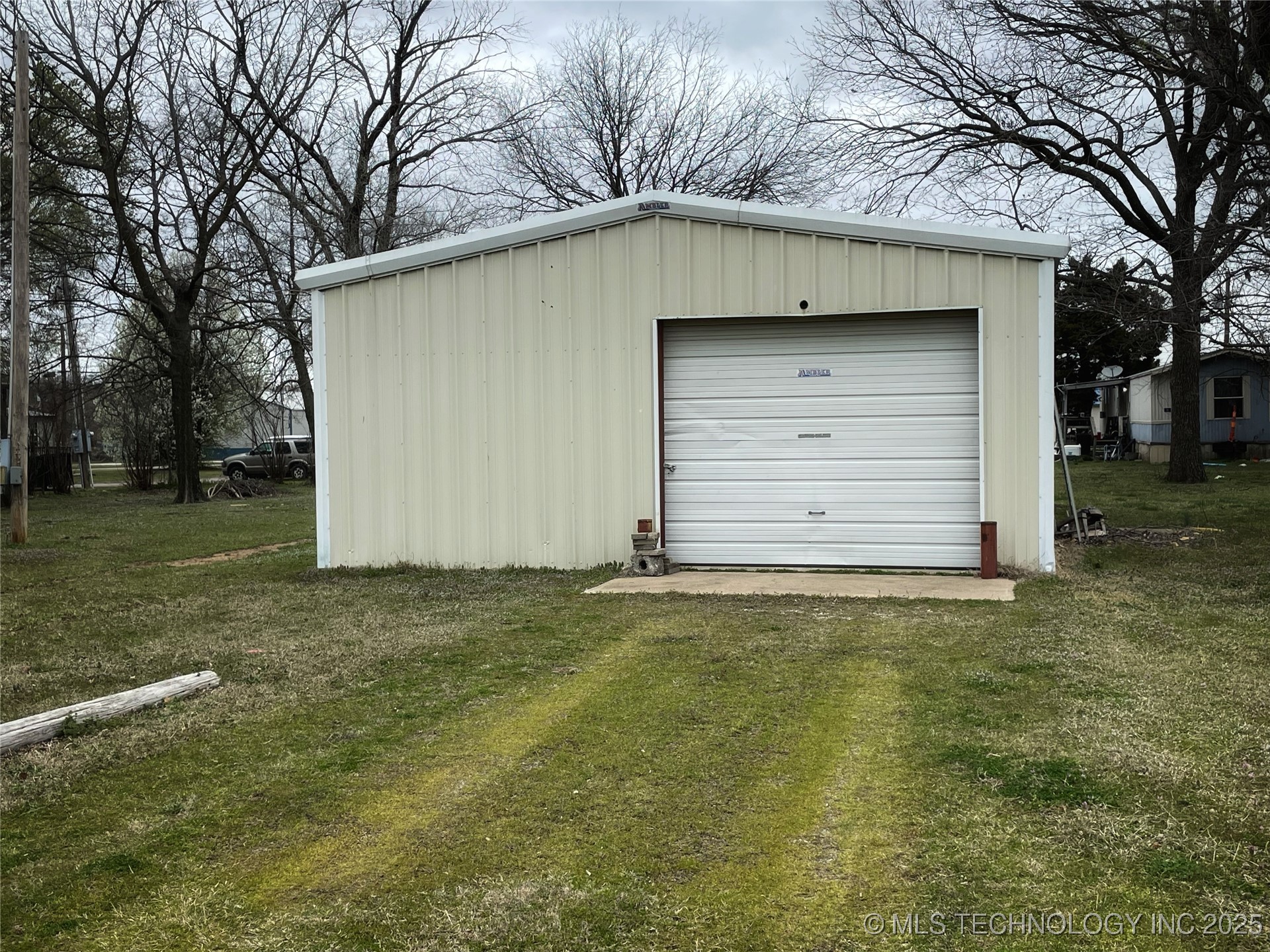 454 W Lakeview Avenue Property Photo 3