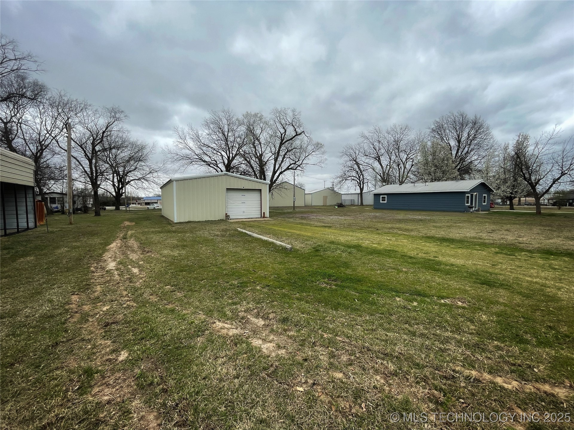 454 W Lakeview Avenue Property Photo 11