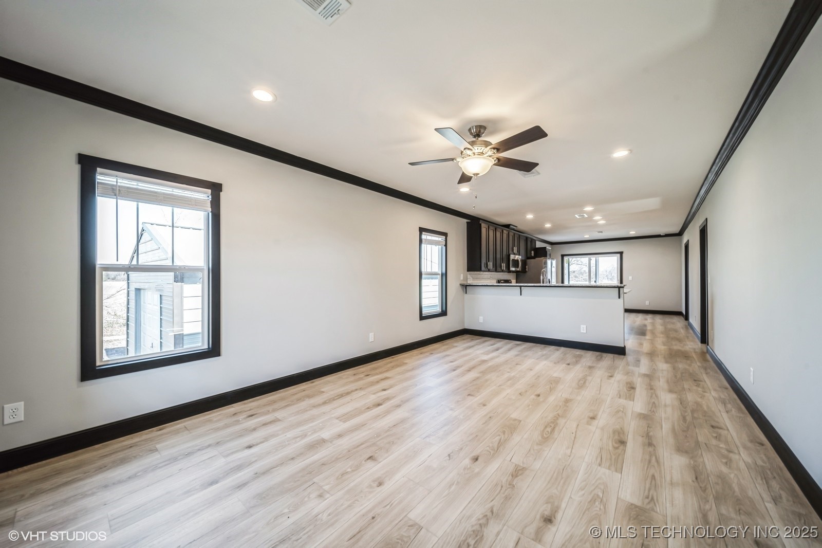 1103 Kyle Avenue Property Photo 4