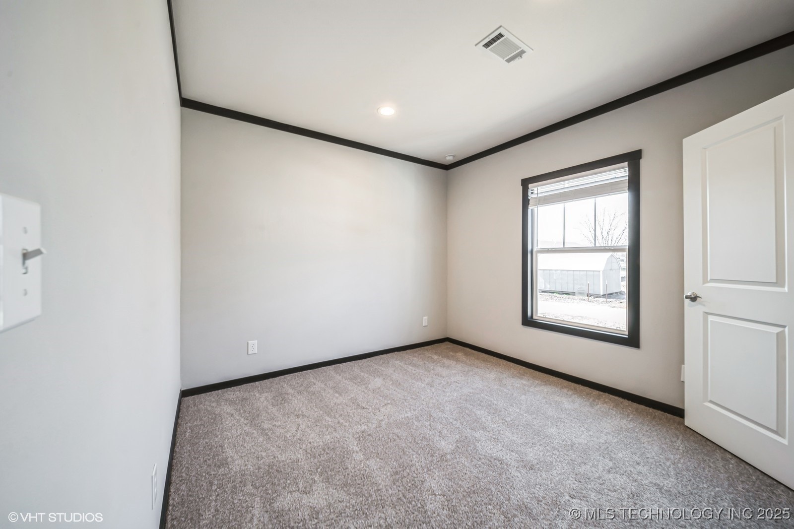 1103 Kyle Avenue Property Photo 14