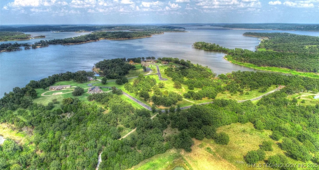 27540 W 8th Street S Property Photo 4