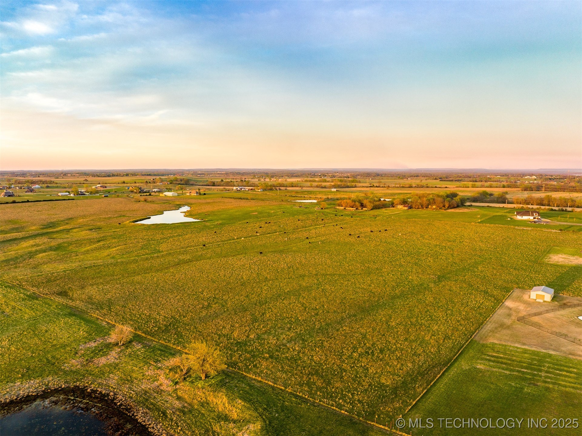 2 S 720 Road Property Photo 1