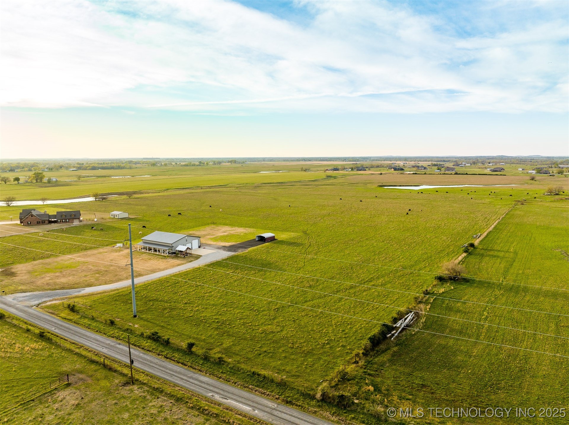 2 S 720 Road Property Photo 4