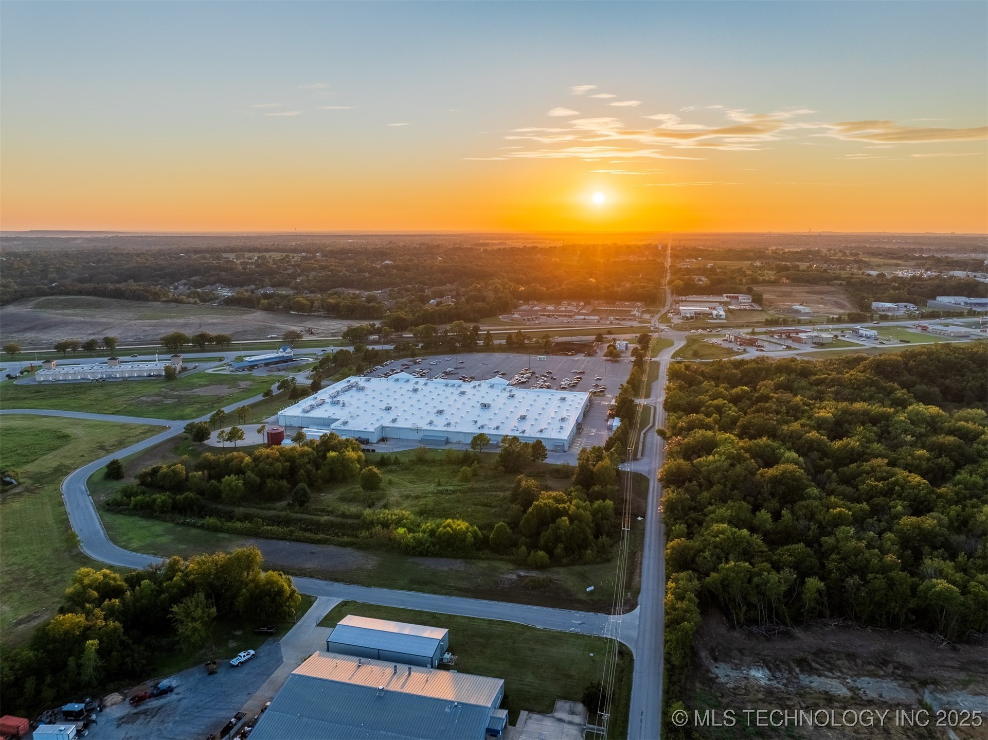 1 S 272nd East Avenue Property Photo 9