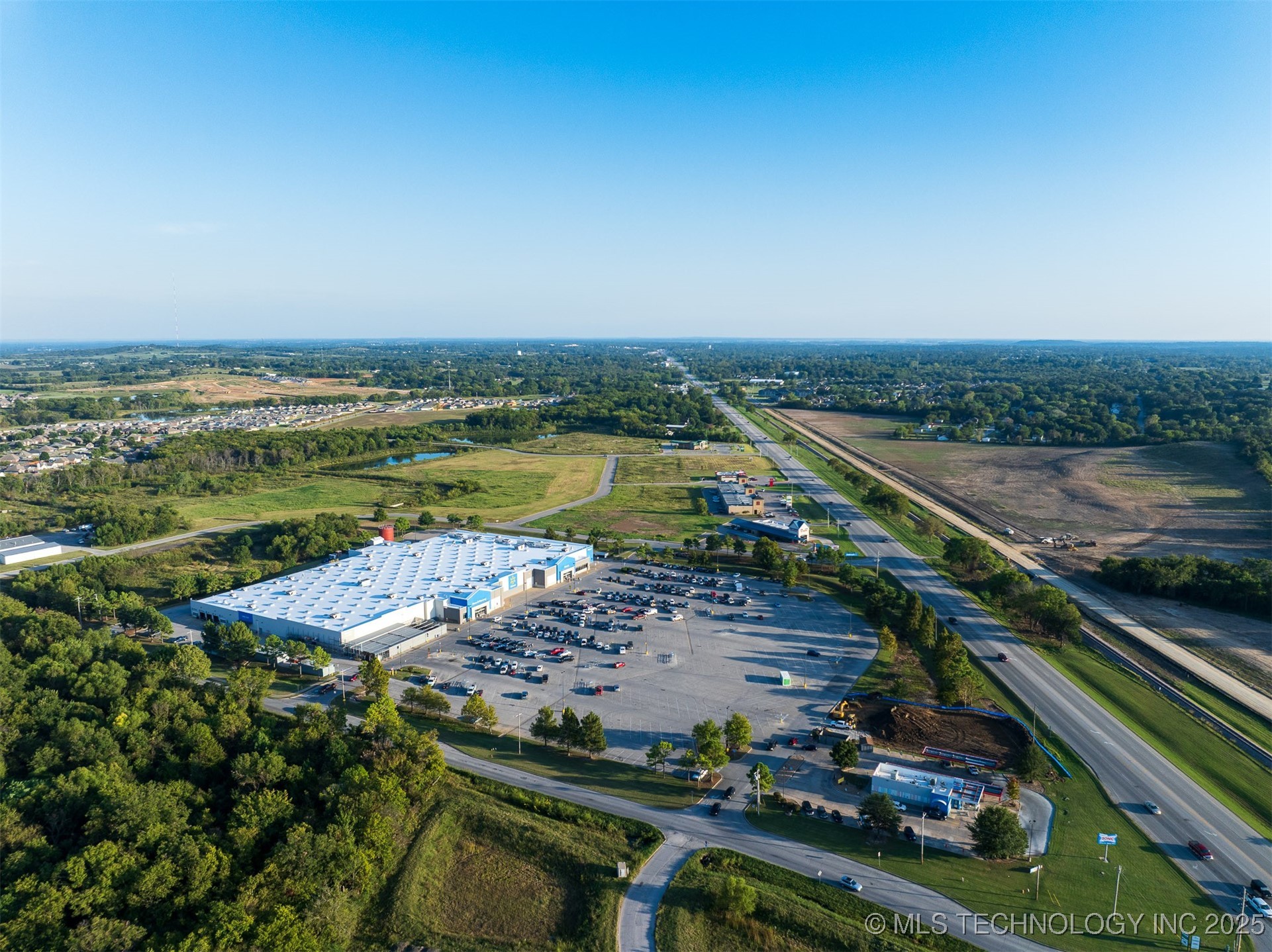 1 S 272nd East Avenue Property Photo 23