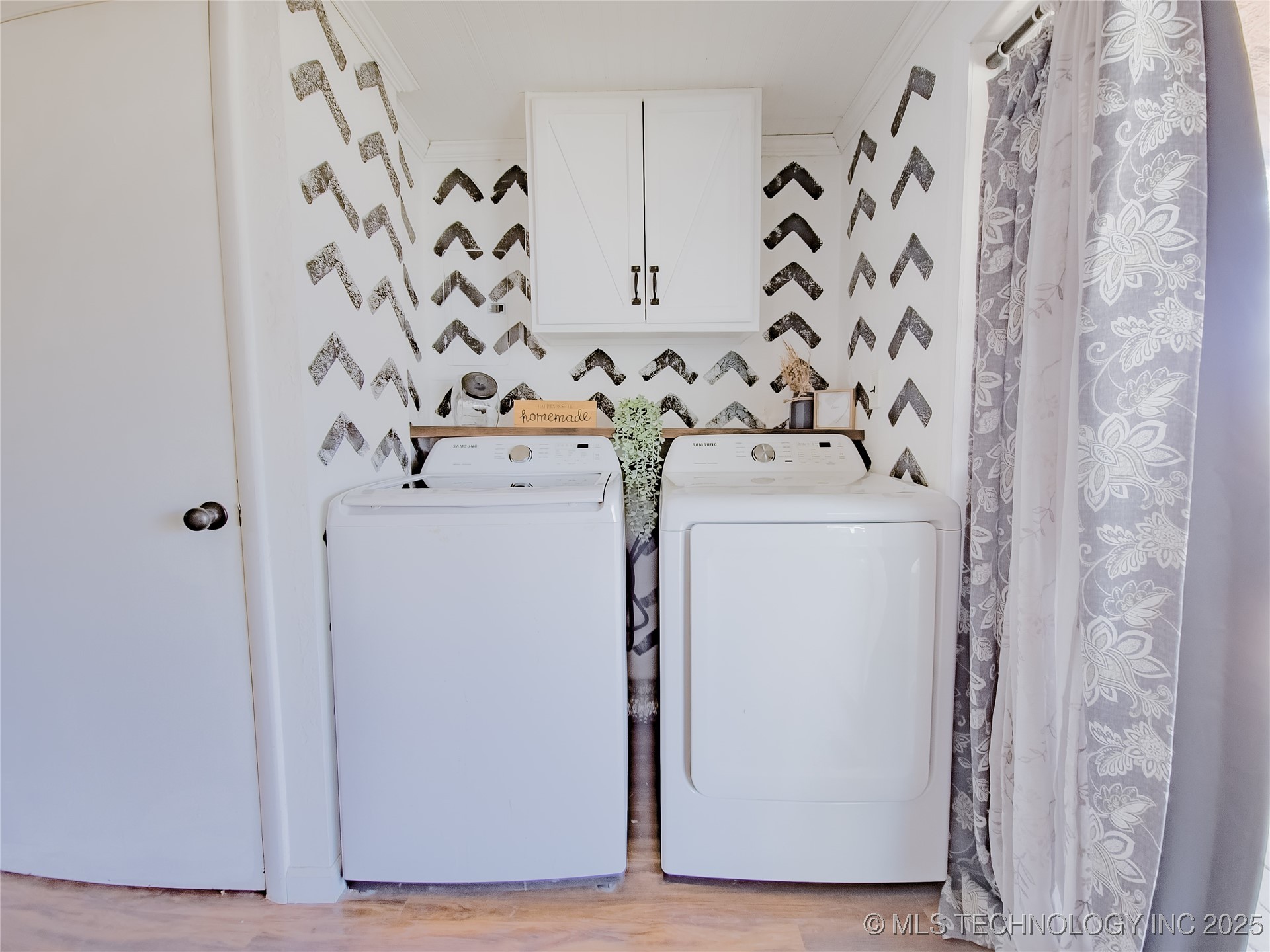 5579 Hardy Springs Road Property Photo 8