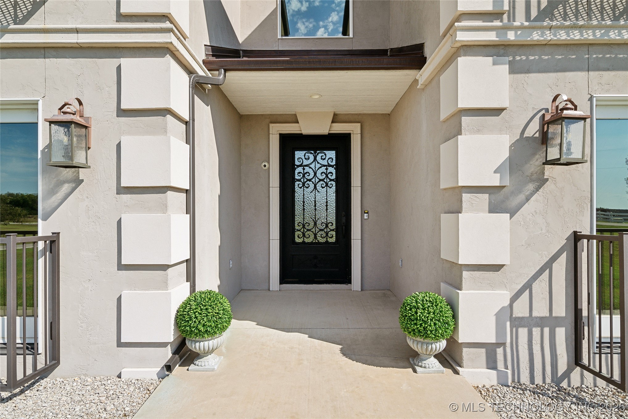 9433 S 282nd East Avenue Property Photo 3