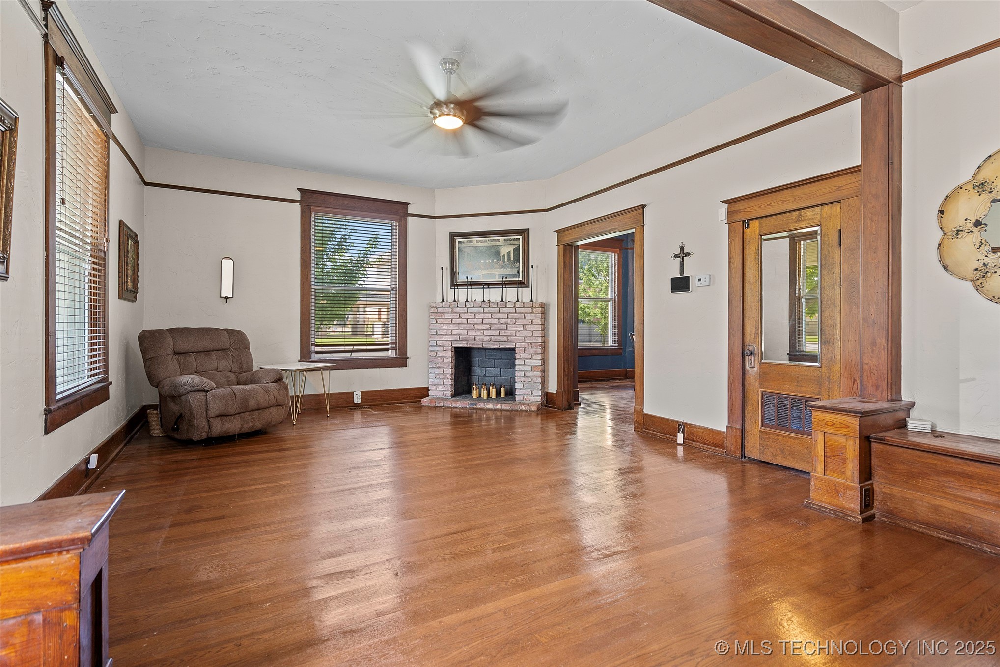 121 F Sw Property Photo 4