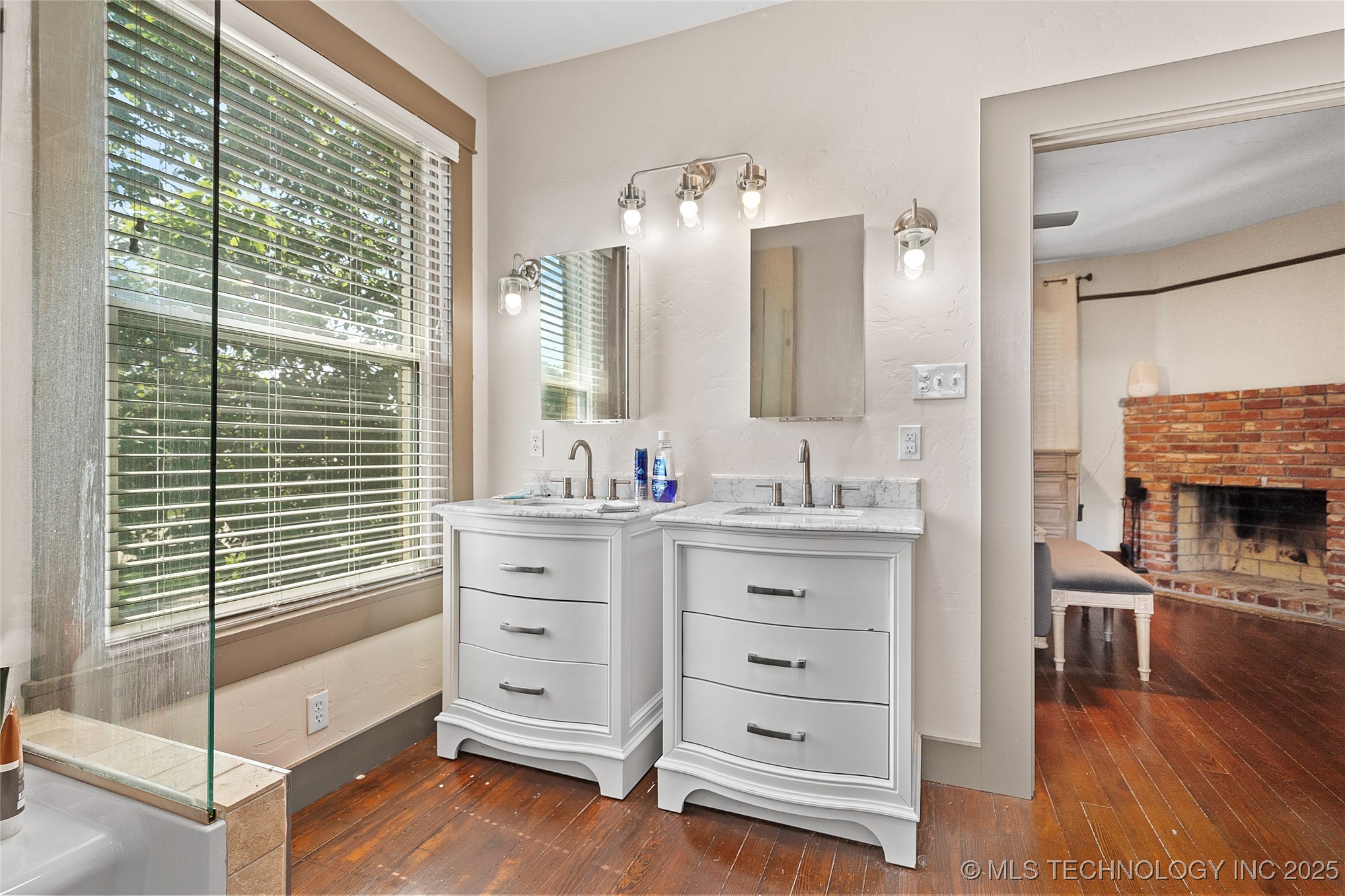 121 F Sw Property Photo 57