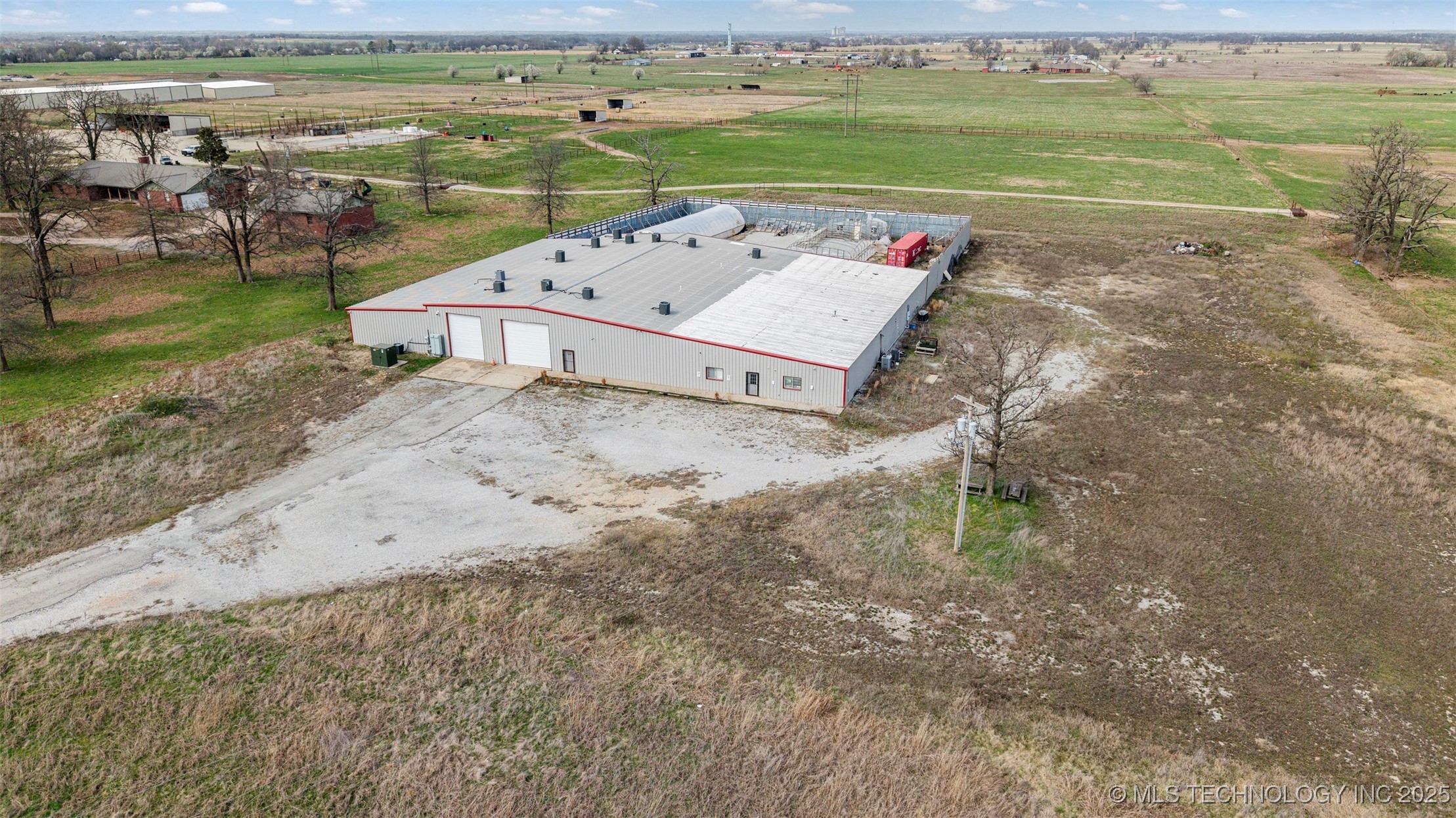 57530 E Us Hwy 59 Property Photo 5