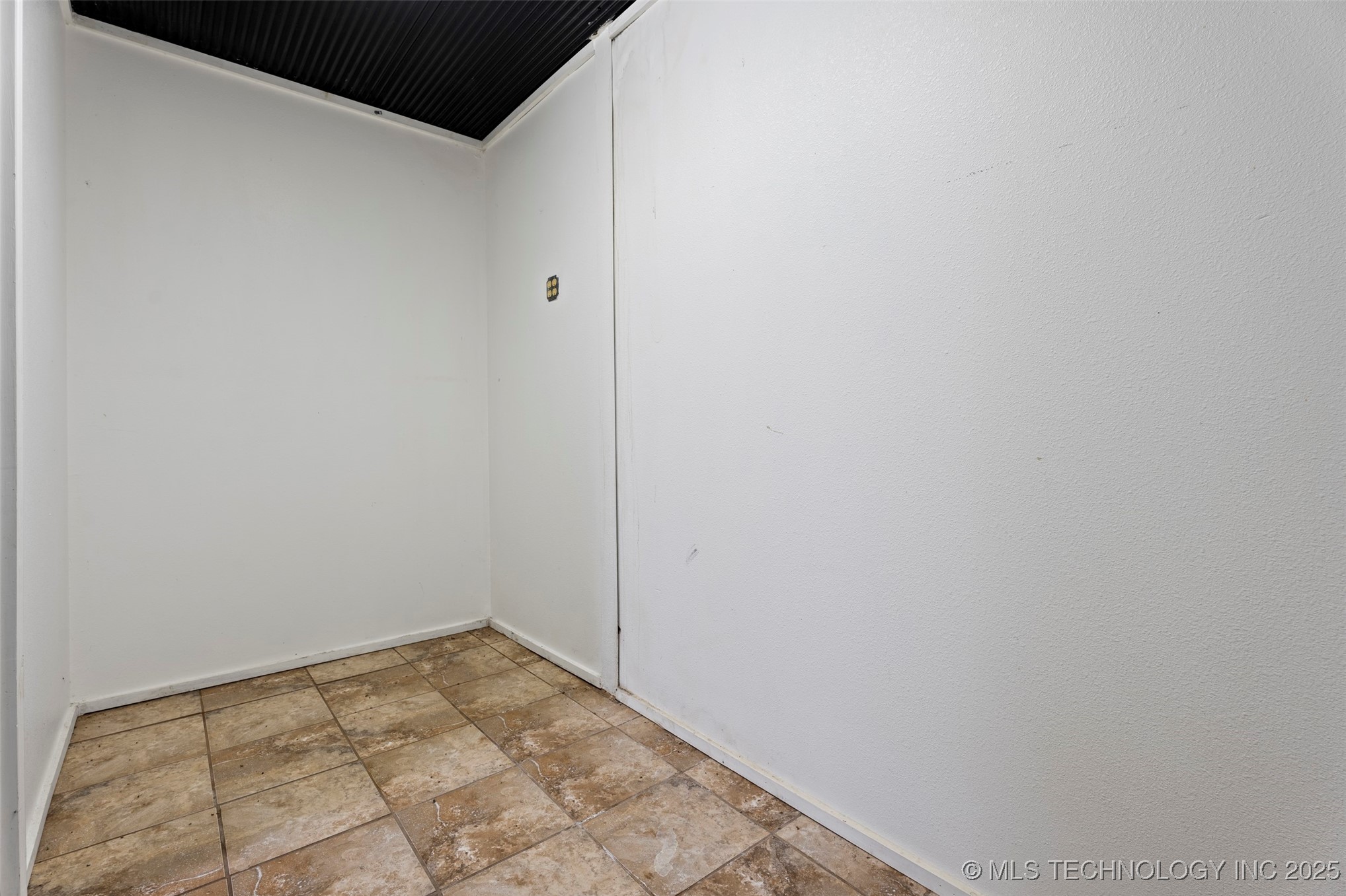 57530 E Us Hwy 59 Property Photo 14