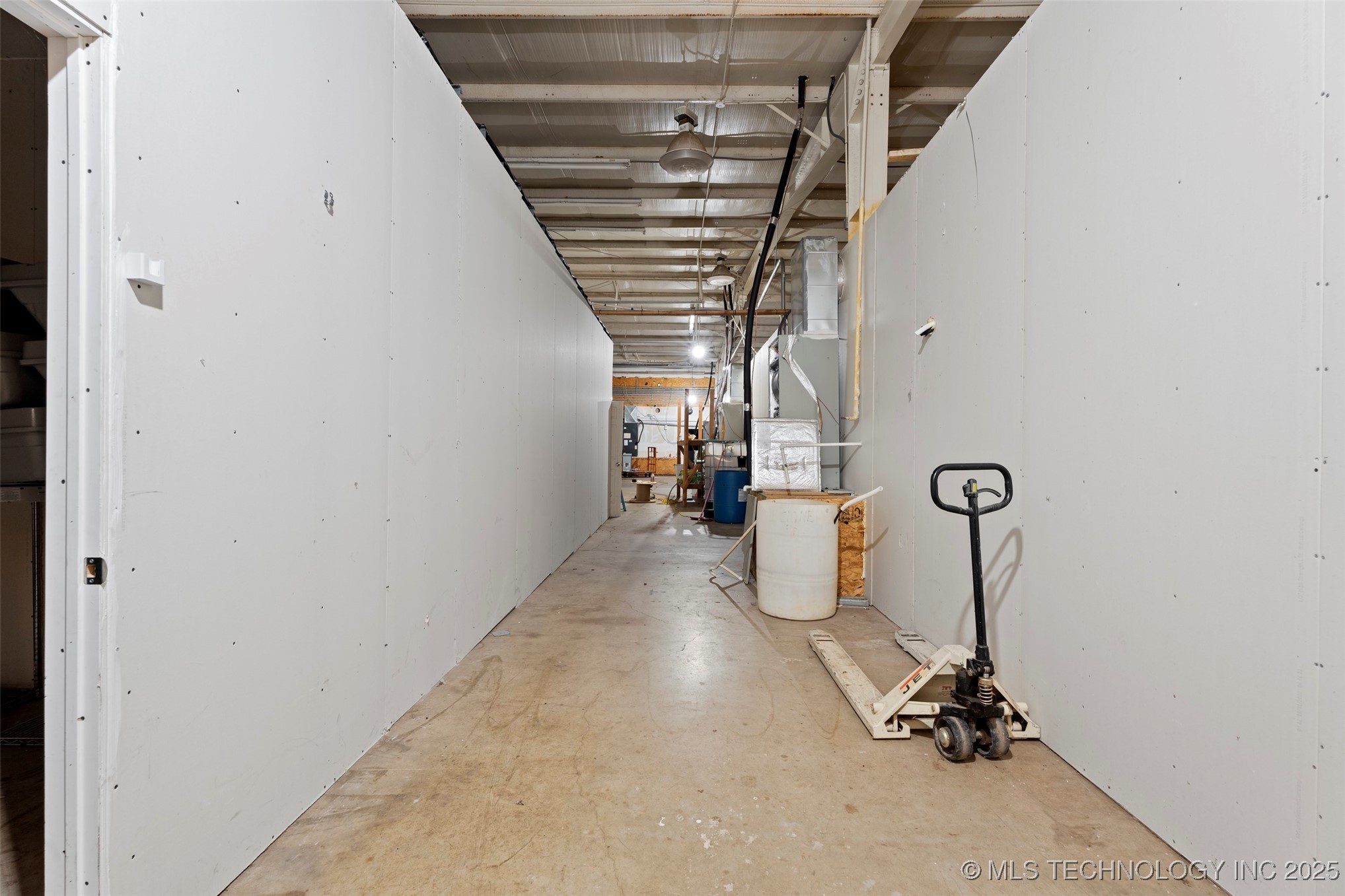 57530 E Us Hwy 59 Property Photo 23