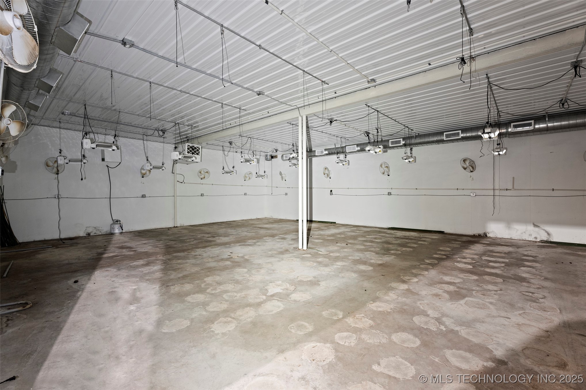 57530 E Us Hwy 59 Property Photo 32