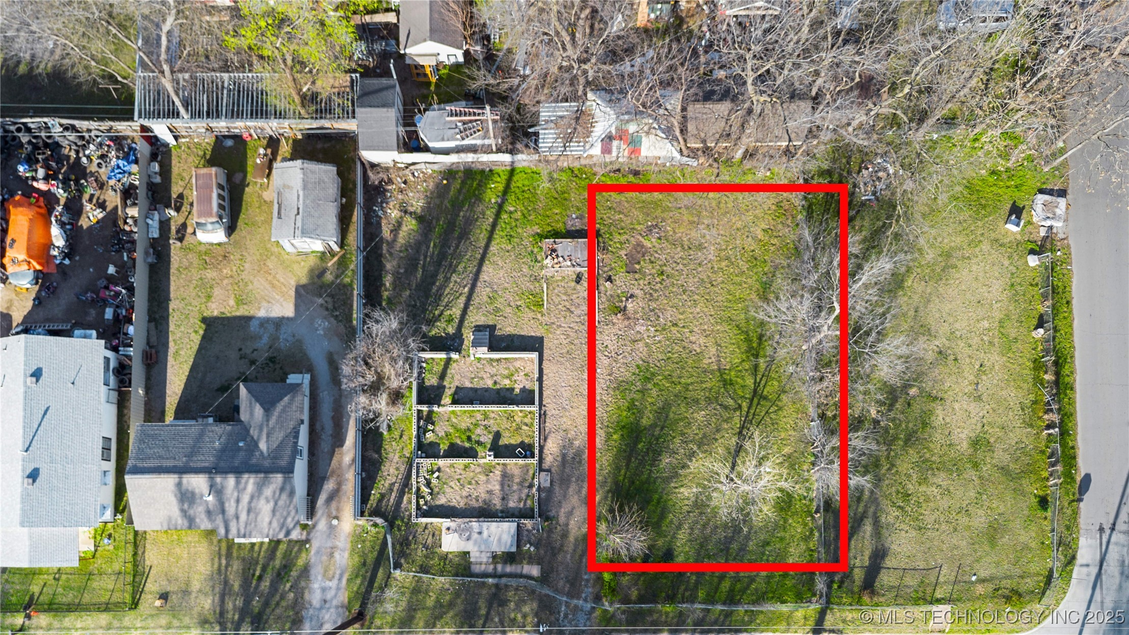 1828 N Birmingham Avenue Property Photo 1