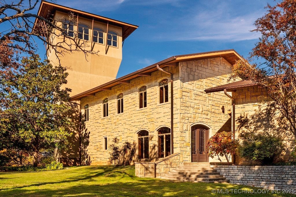 5094 Tower Drive Property Photo 1