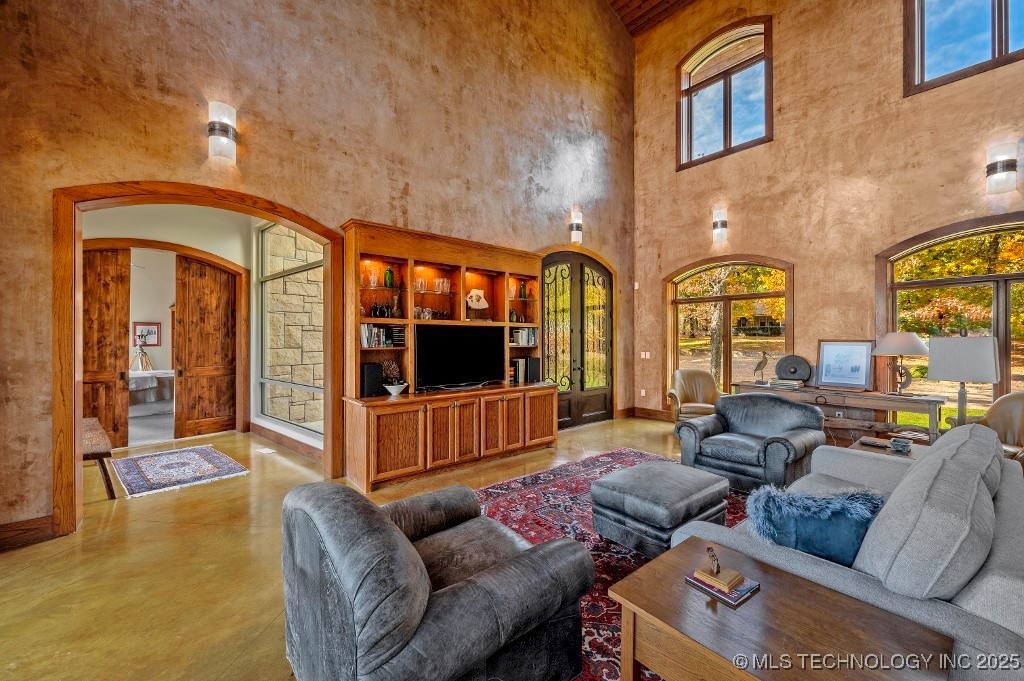 5094 Tower Drive Property Photo 6