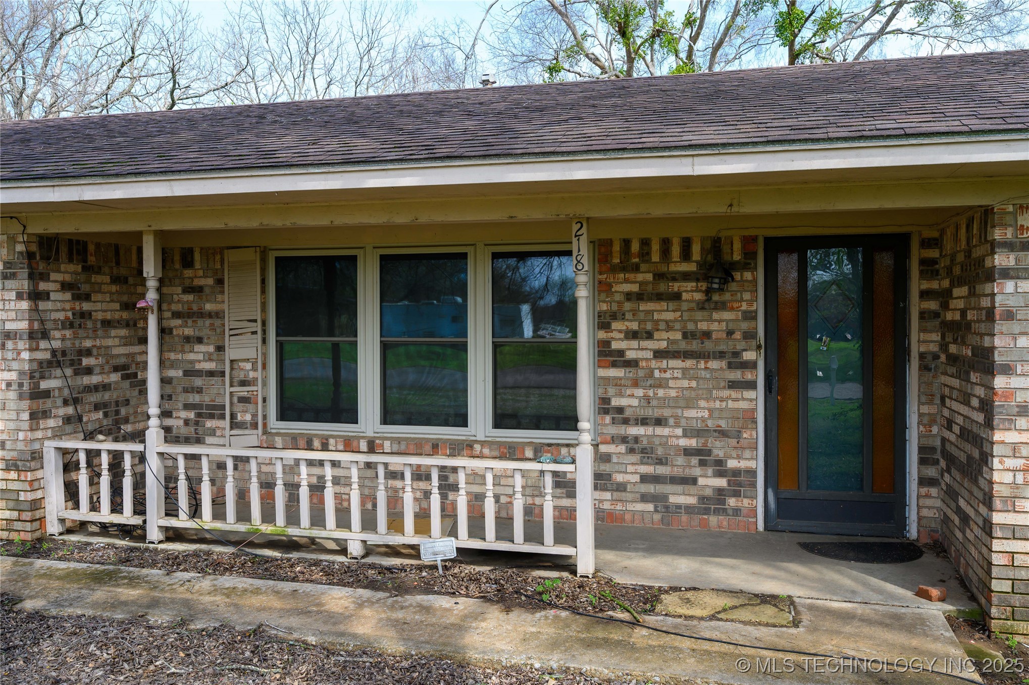 210 N Collins Property Photo 3