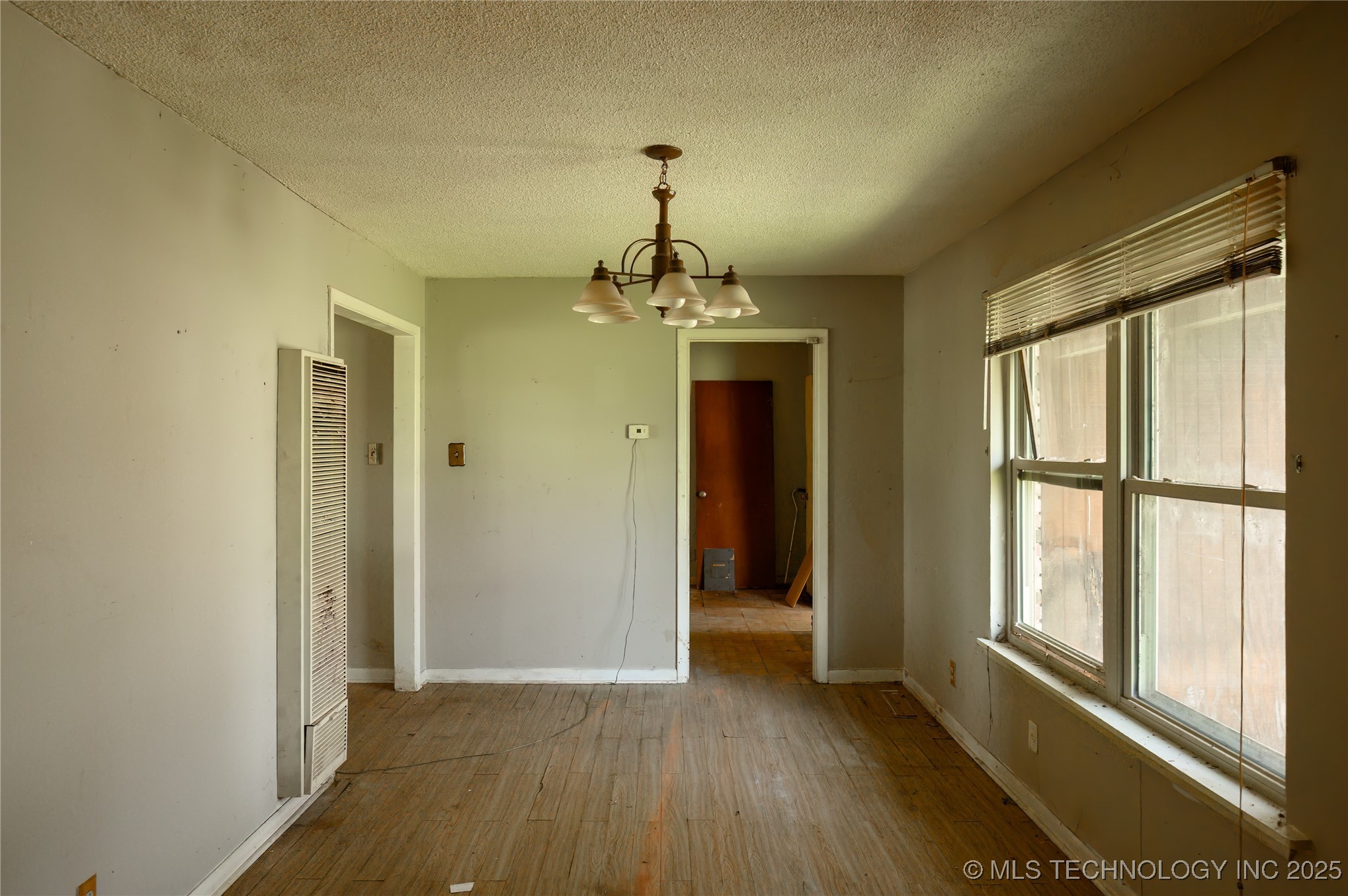 210 N Collins Property Photo 34