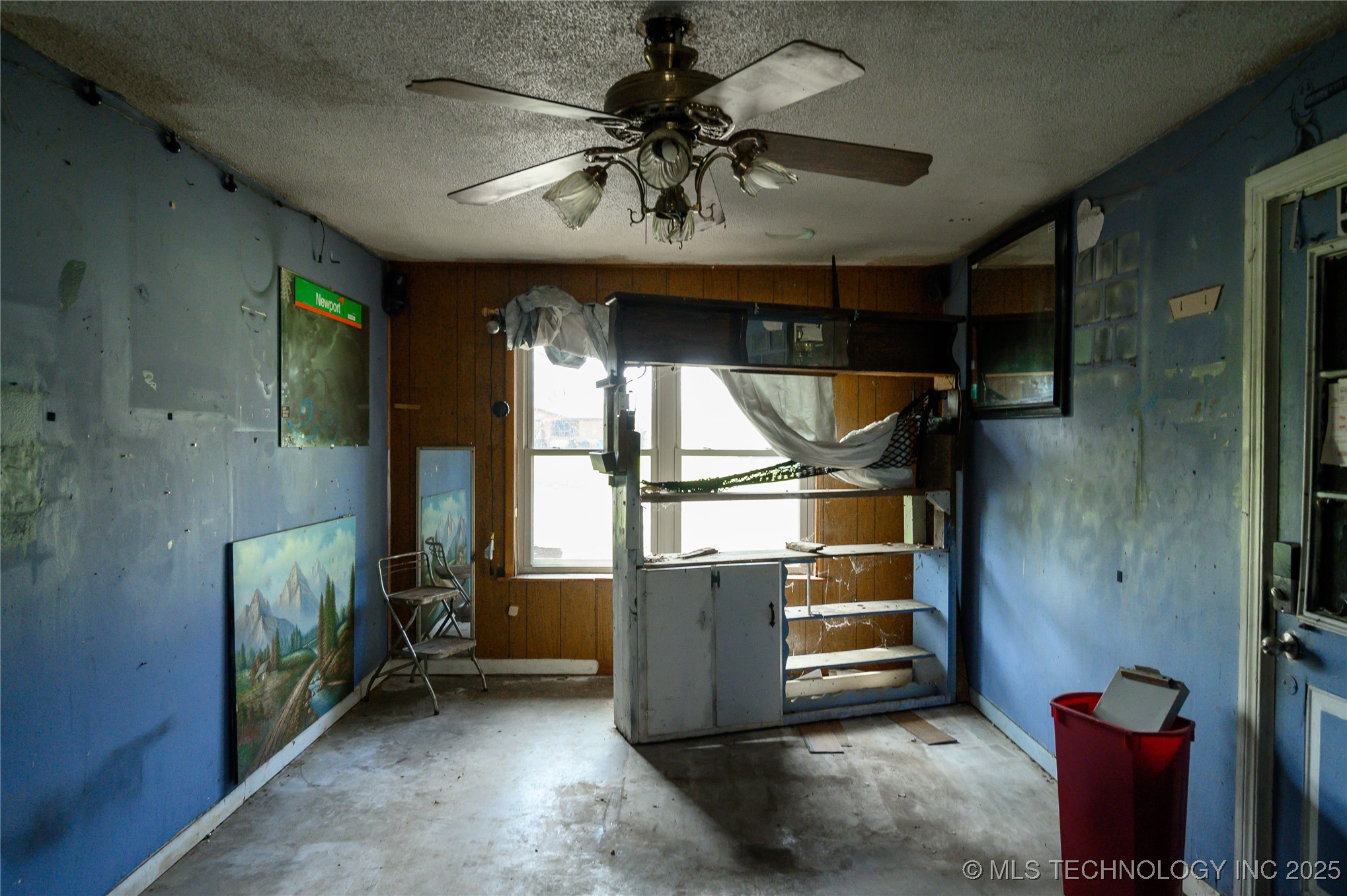 210 N Collins Property Photo 36