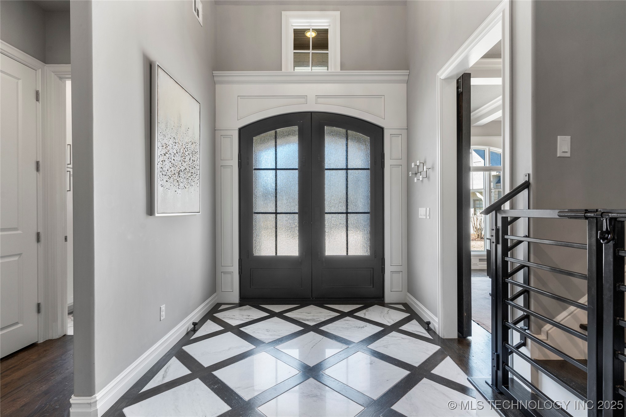 1316 E 18th Street Property Photo 5