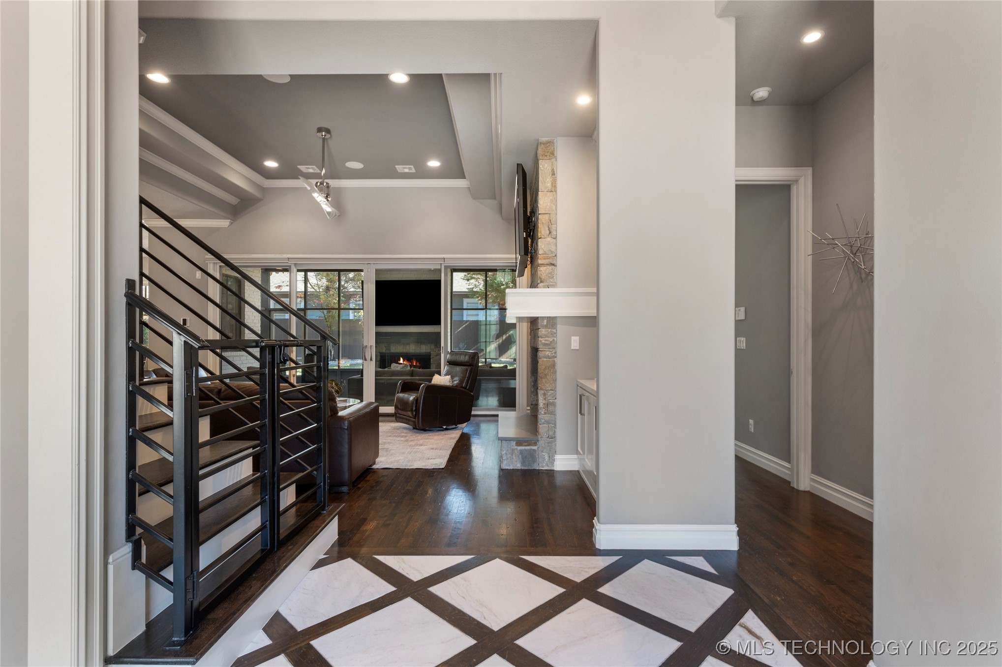 1316 E 18th Street Property Photo 6