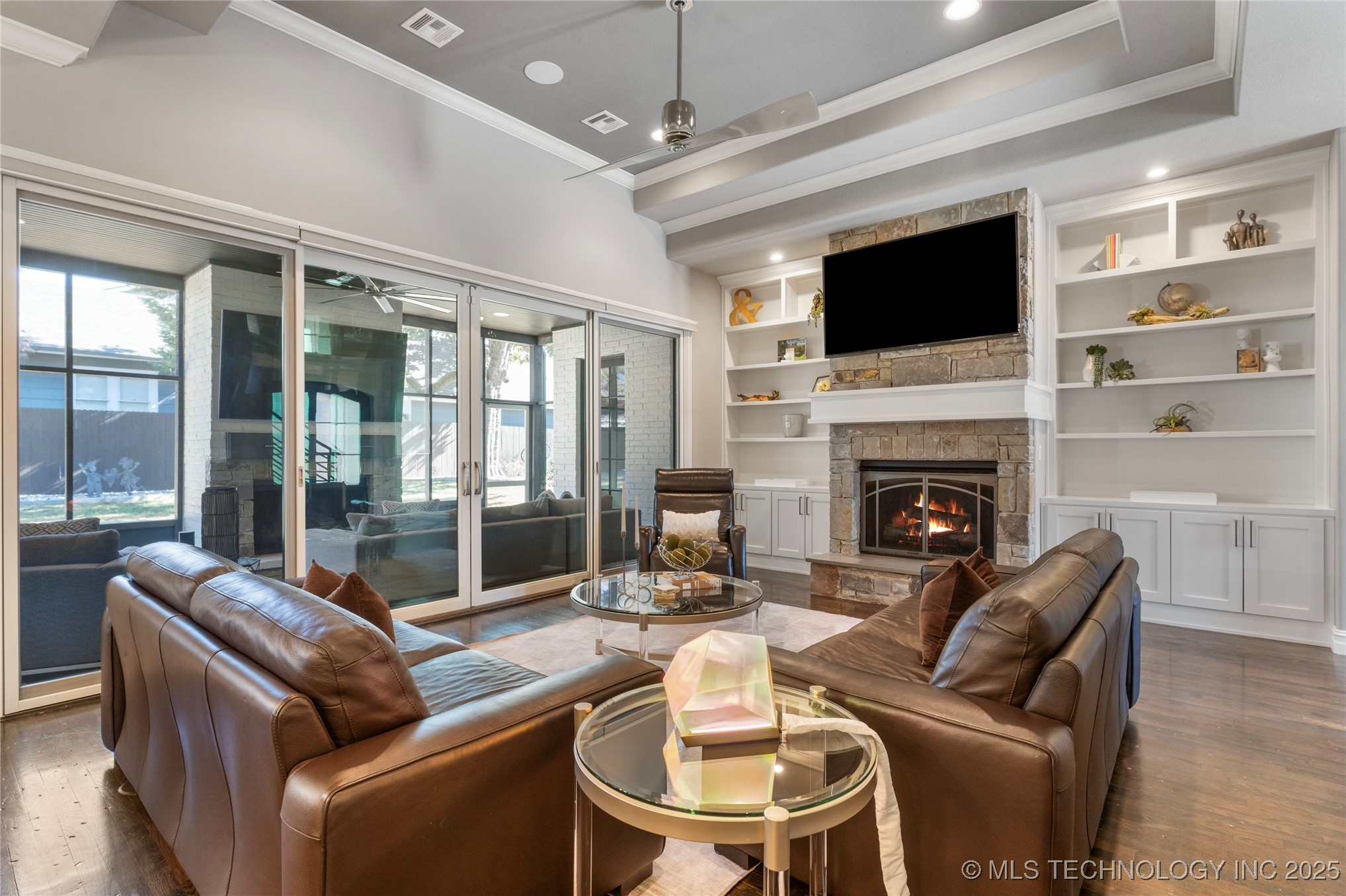 1316 E 18th Street Property Photo 9