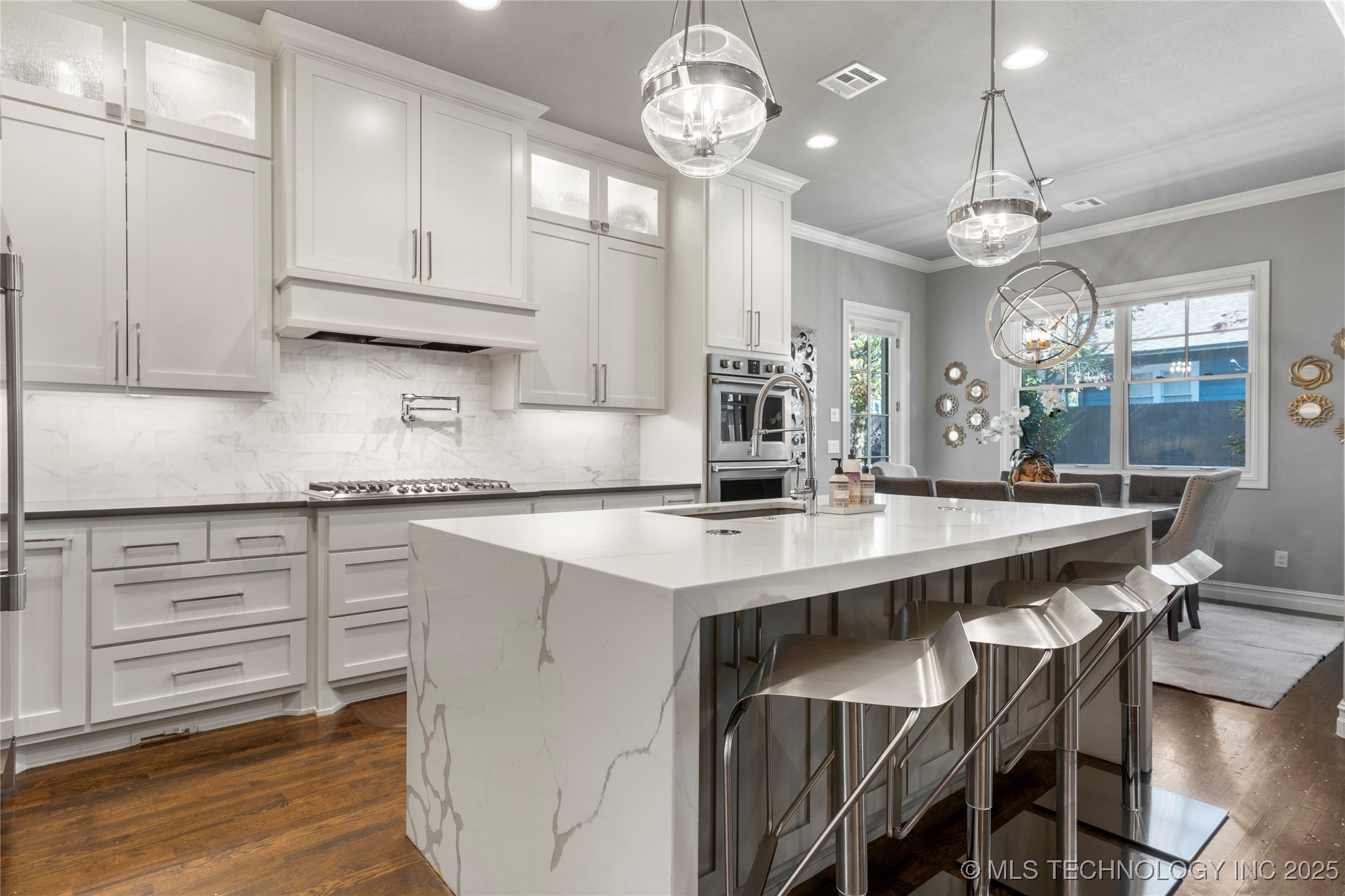 1316 E 18th Street Property Photo 17