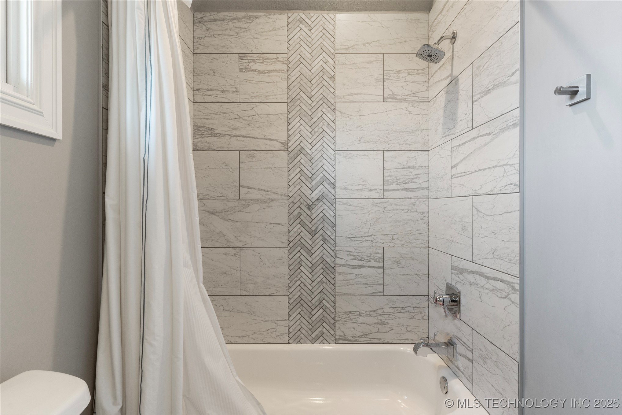 1316 E 18th Street Property Photo 52