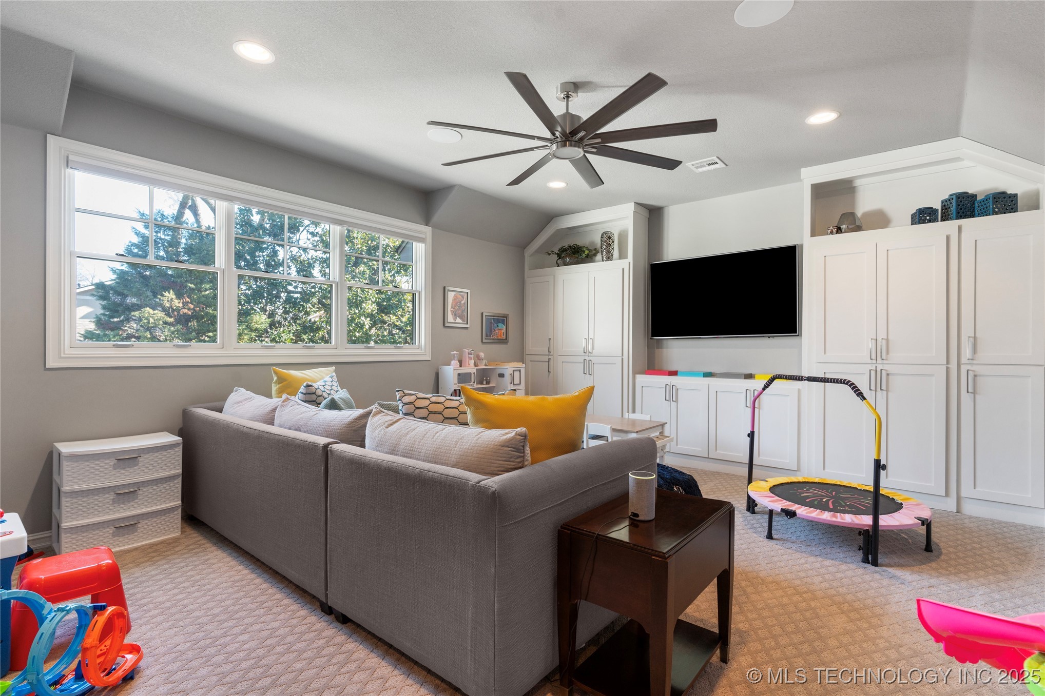 1316 E 18th Street Property Photo 53