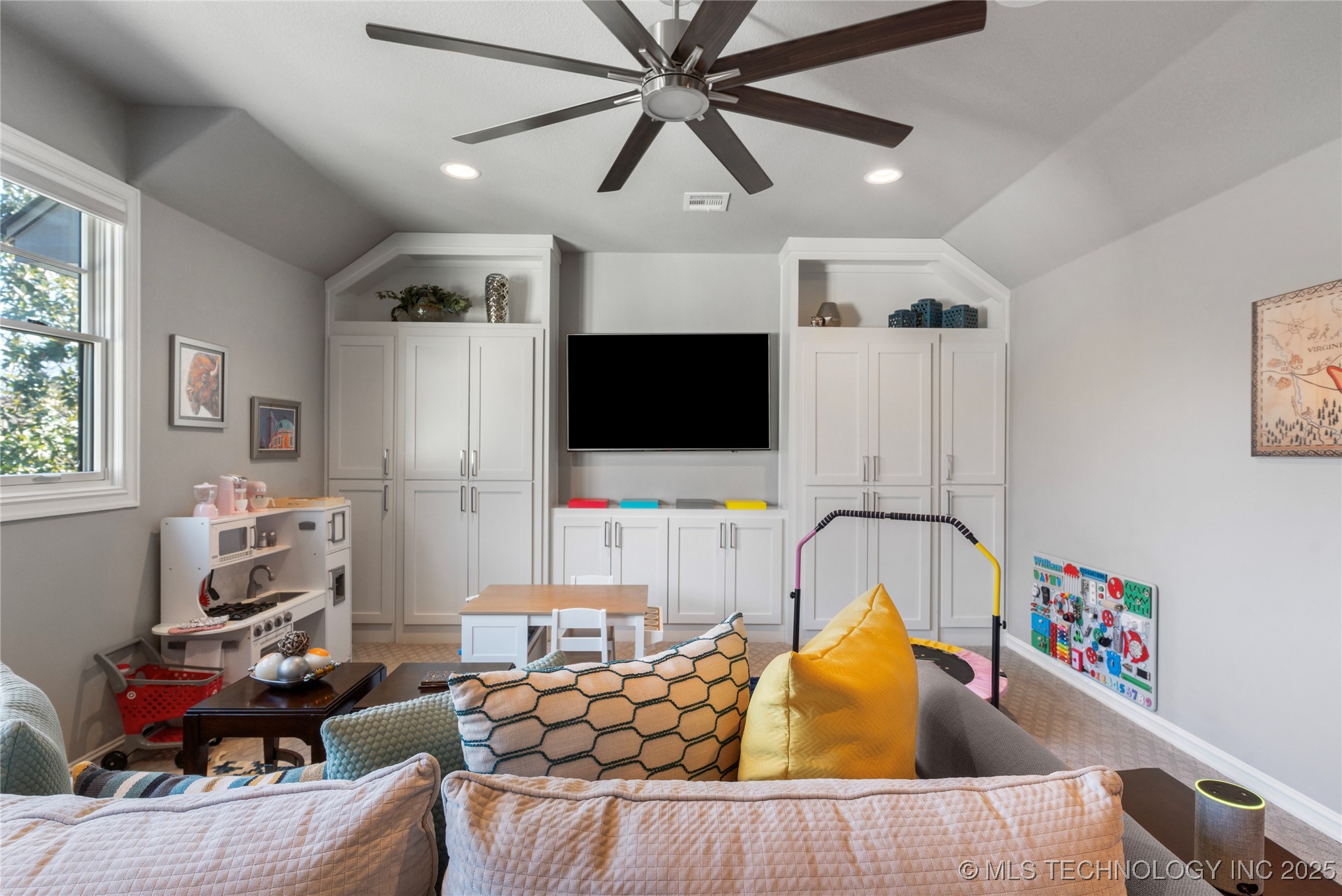 1316 E 18th Street Property Photo 54