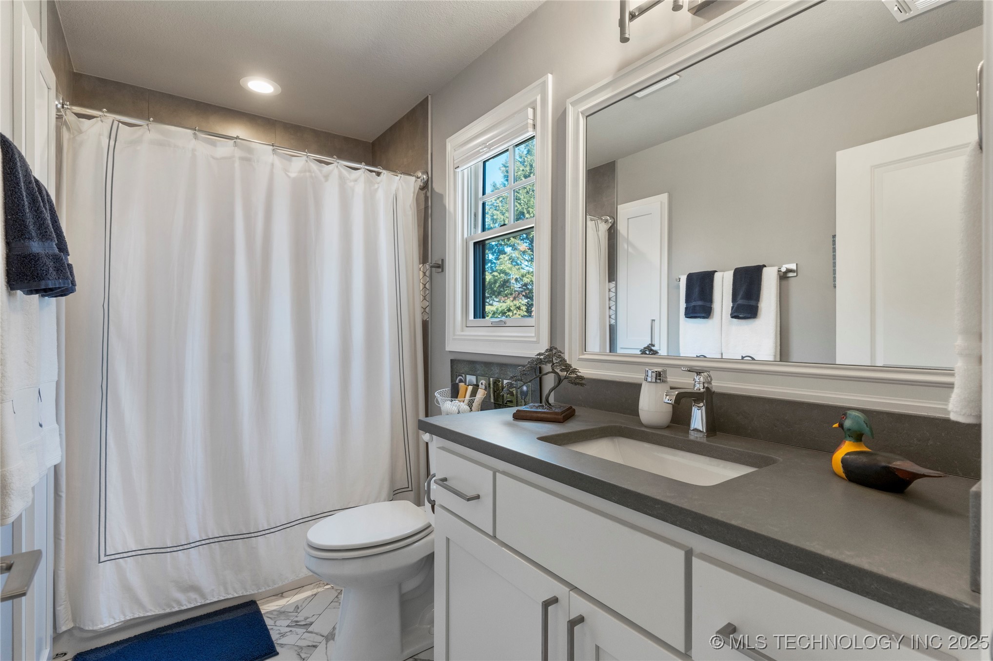 1316 E 18th Street Property Photo 59