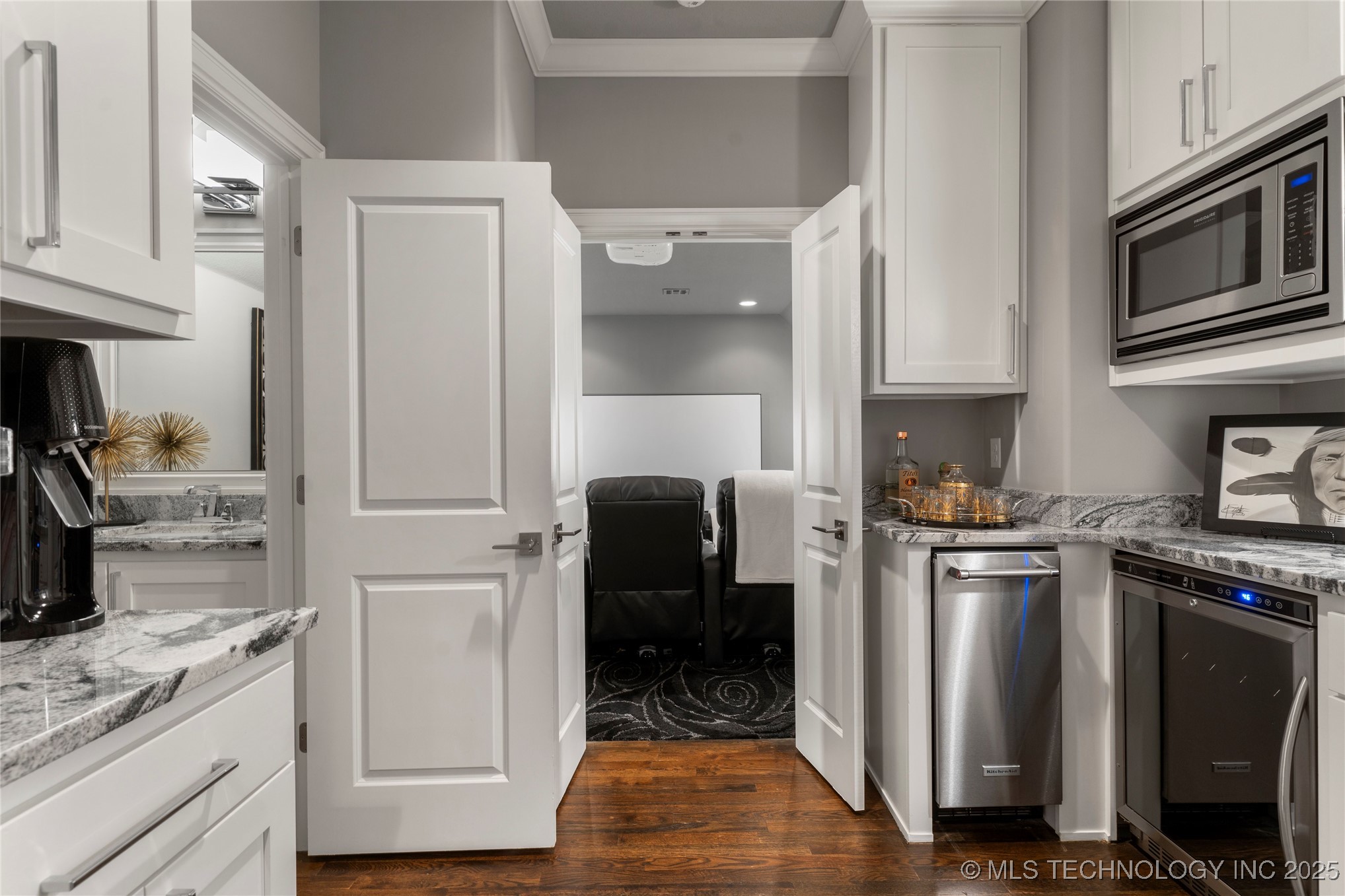 1316 E 18th Street Property Photo 61