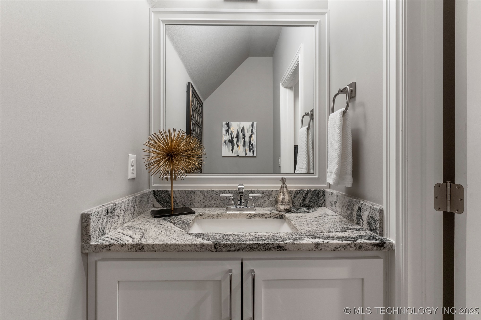 1316 E 18th Street Property Photo 64