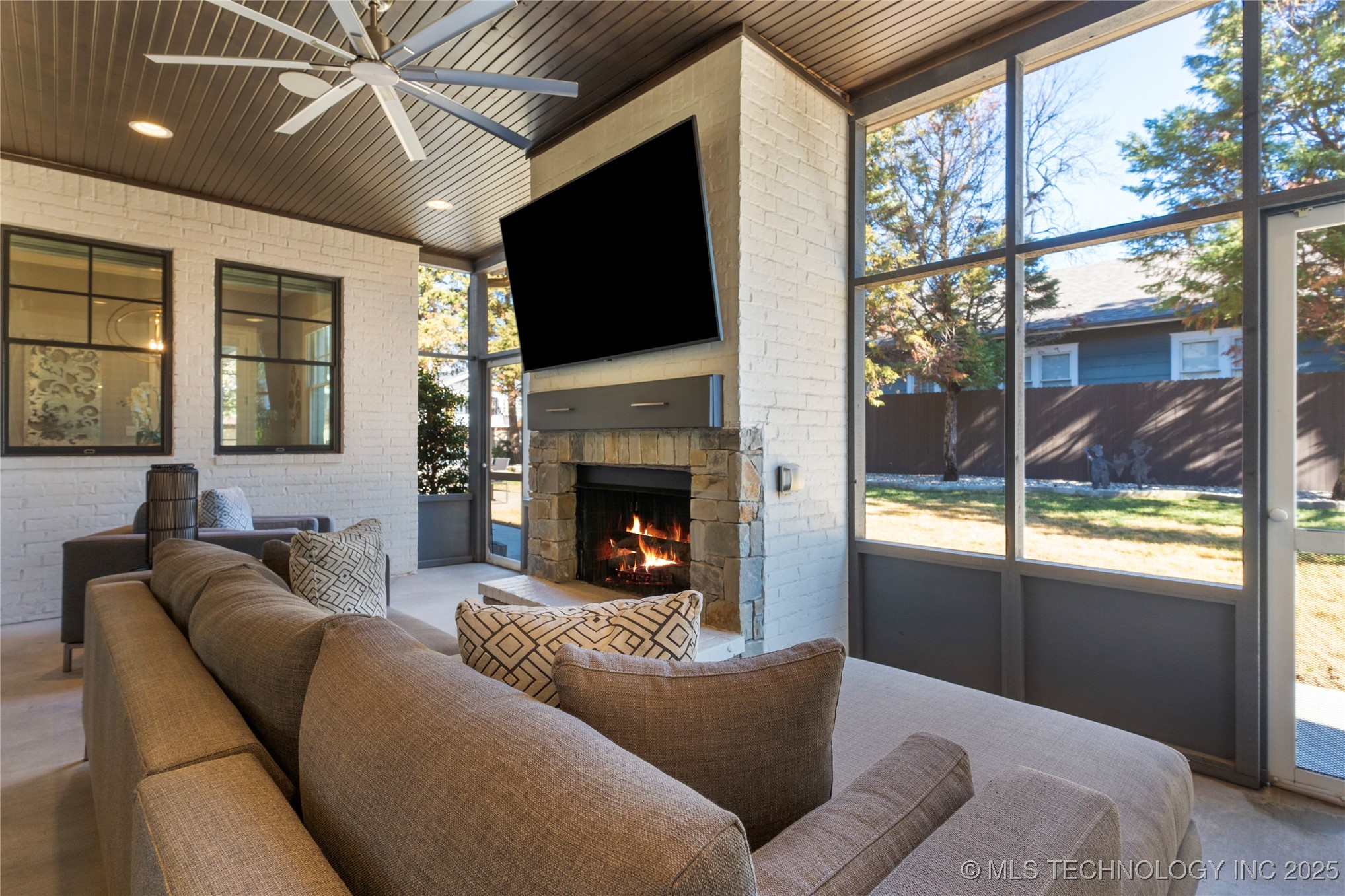 1316 E 18th Street Property Photo 69