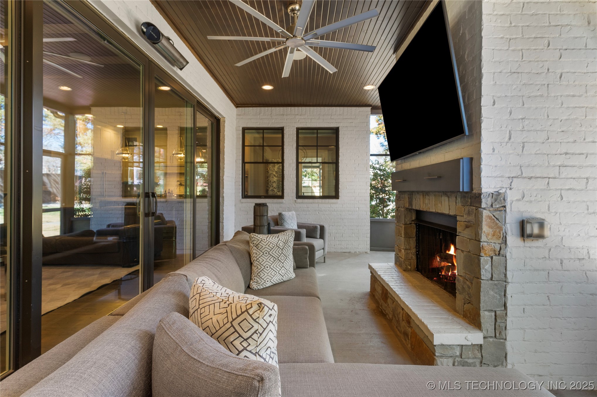 1316 E 18th Street Property Photo 70