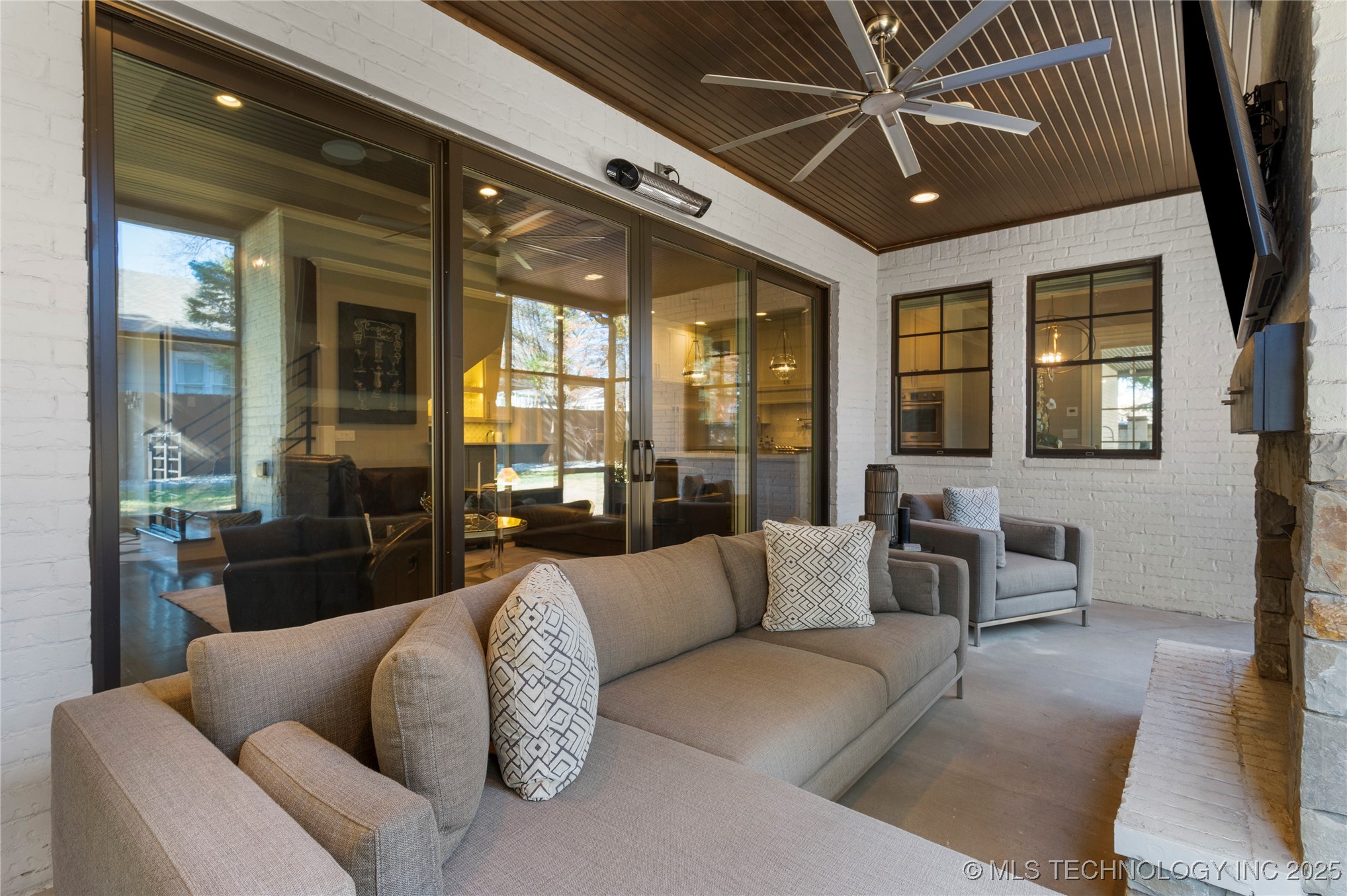 1316 E 18th Street Property Photo 71