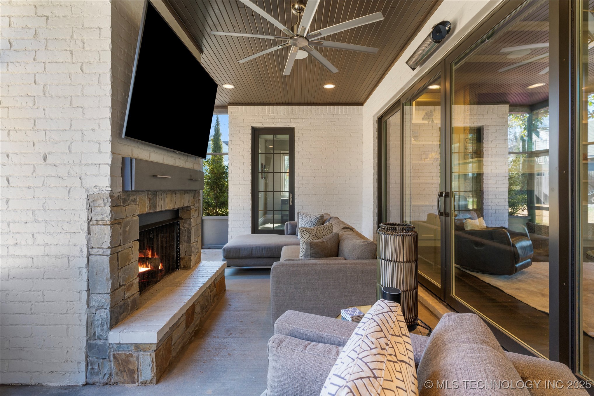 1316 E 18th Street Property Photo 74