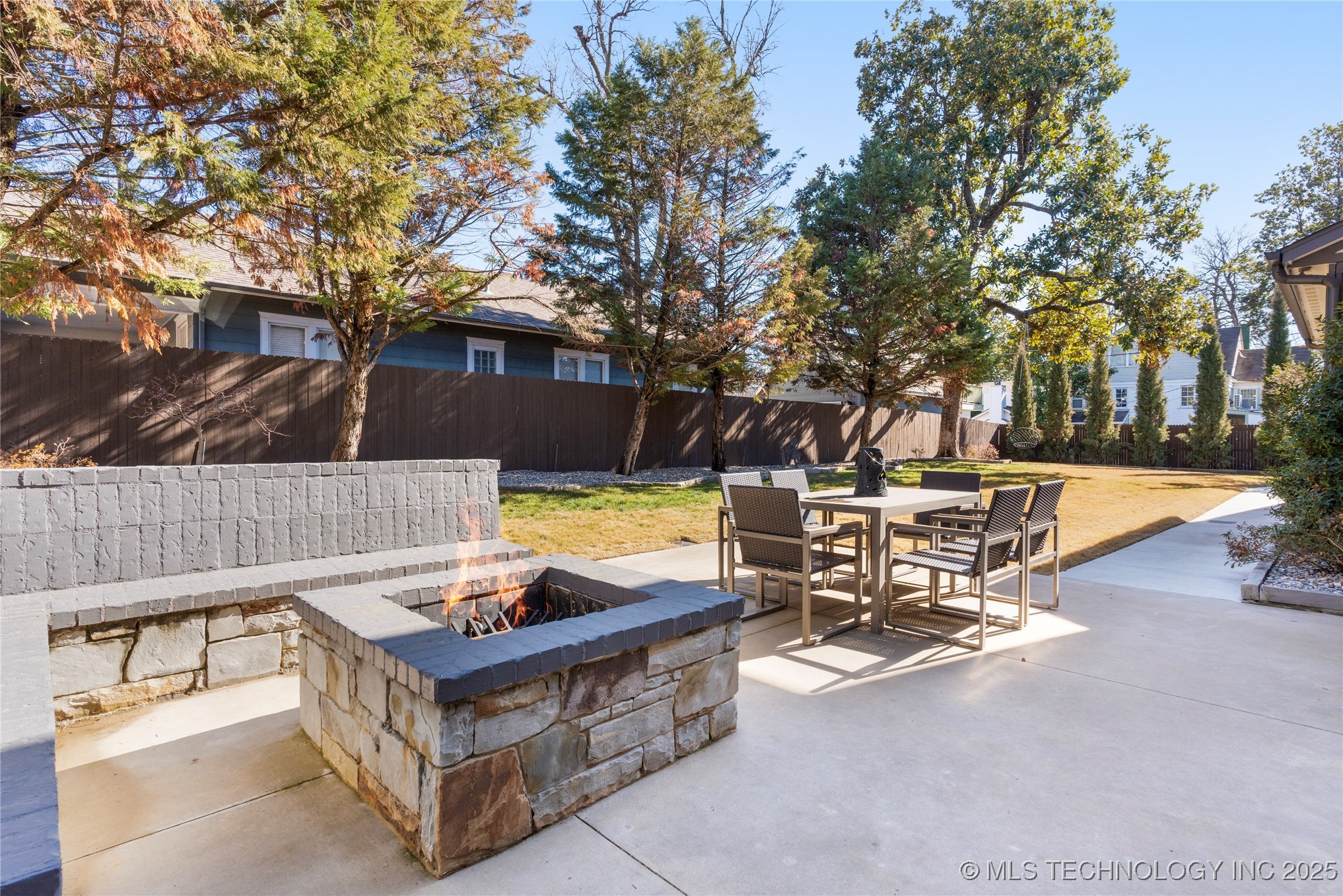 1316 E 18th Street Property Photo 77