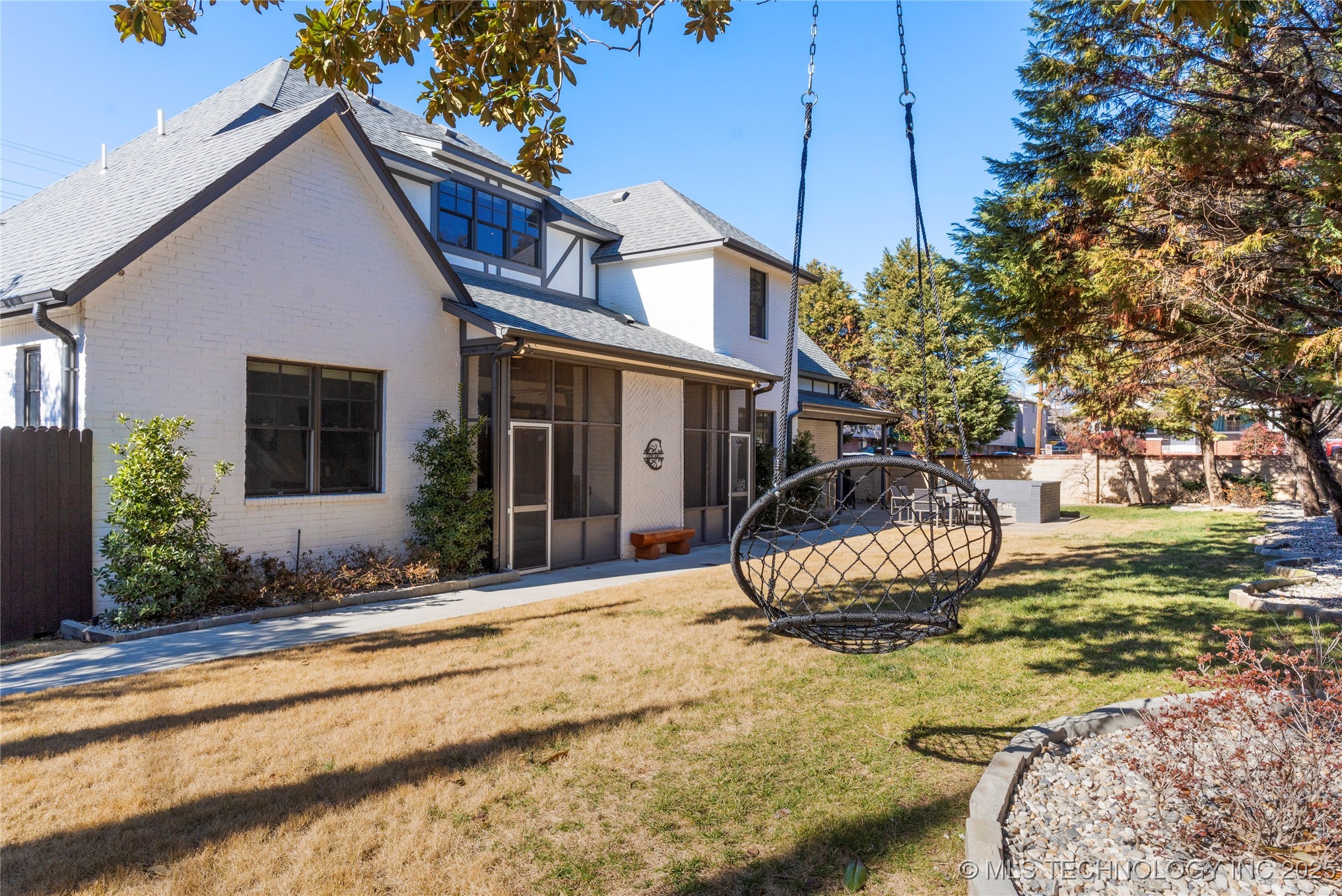 1316 E 18th Street Property Photo 78