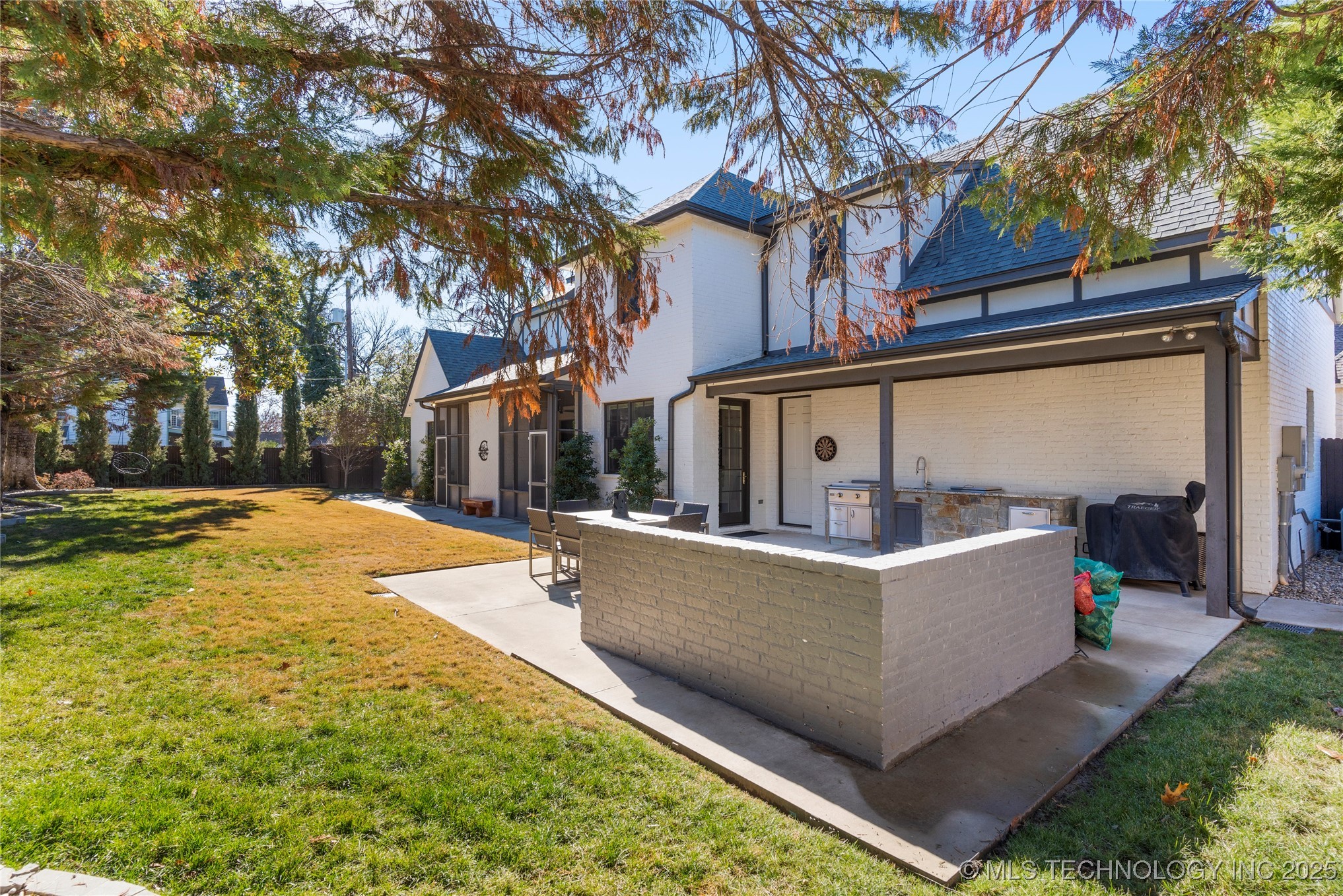 1316 E 18th Street Property Photo 79