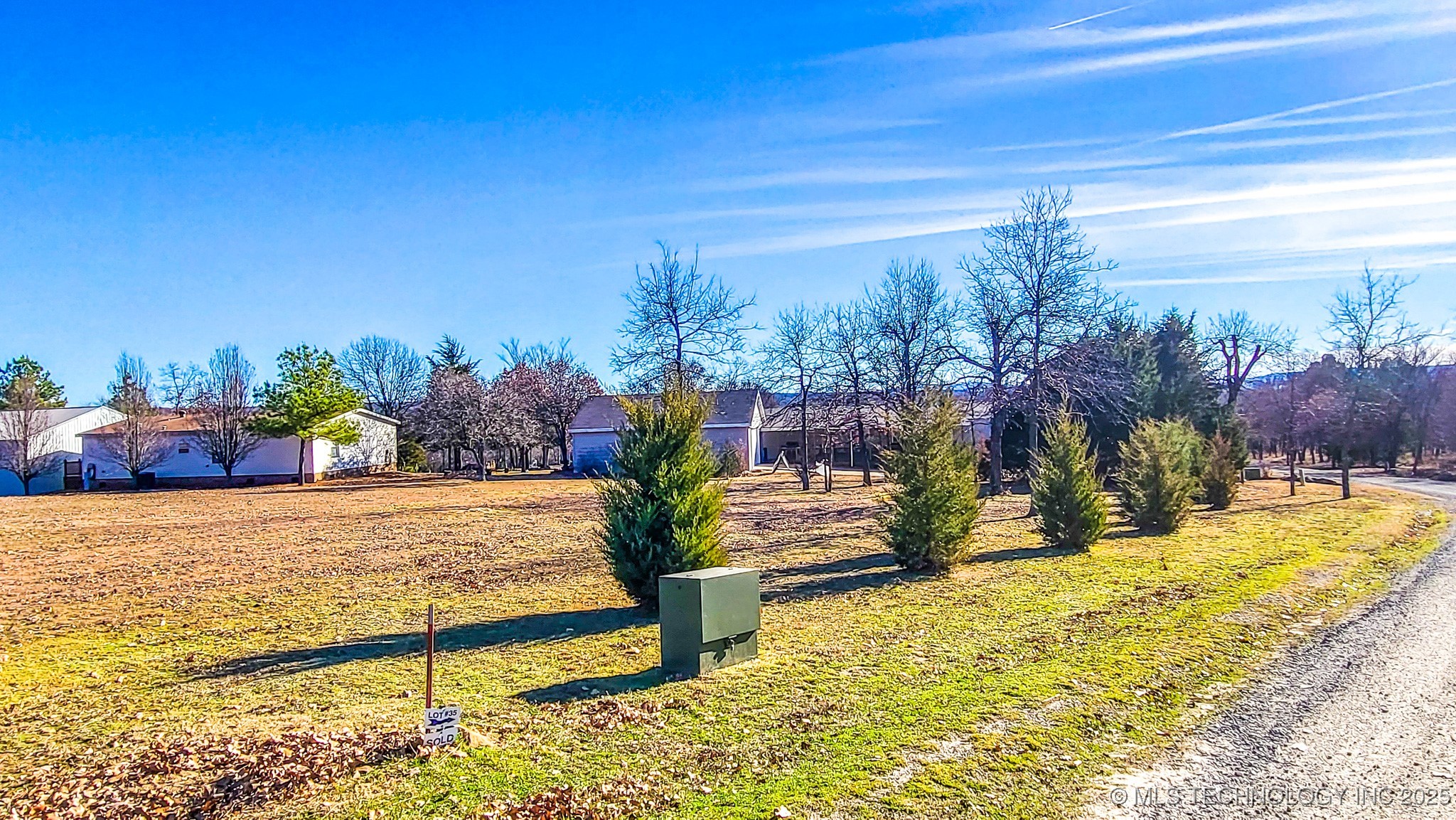 35 Duchess Creek Drive Property Photo 3